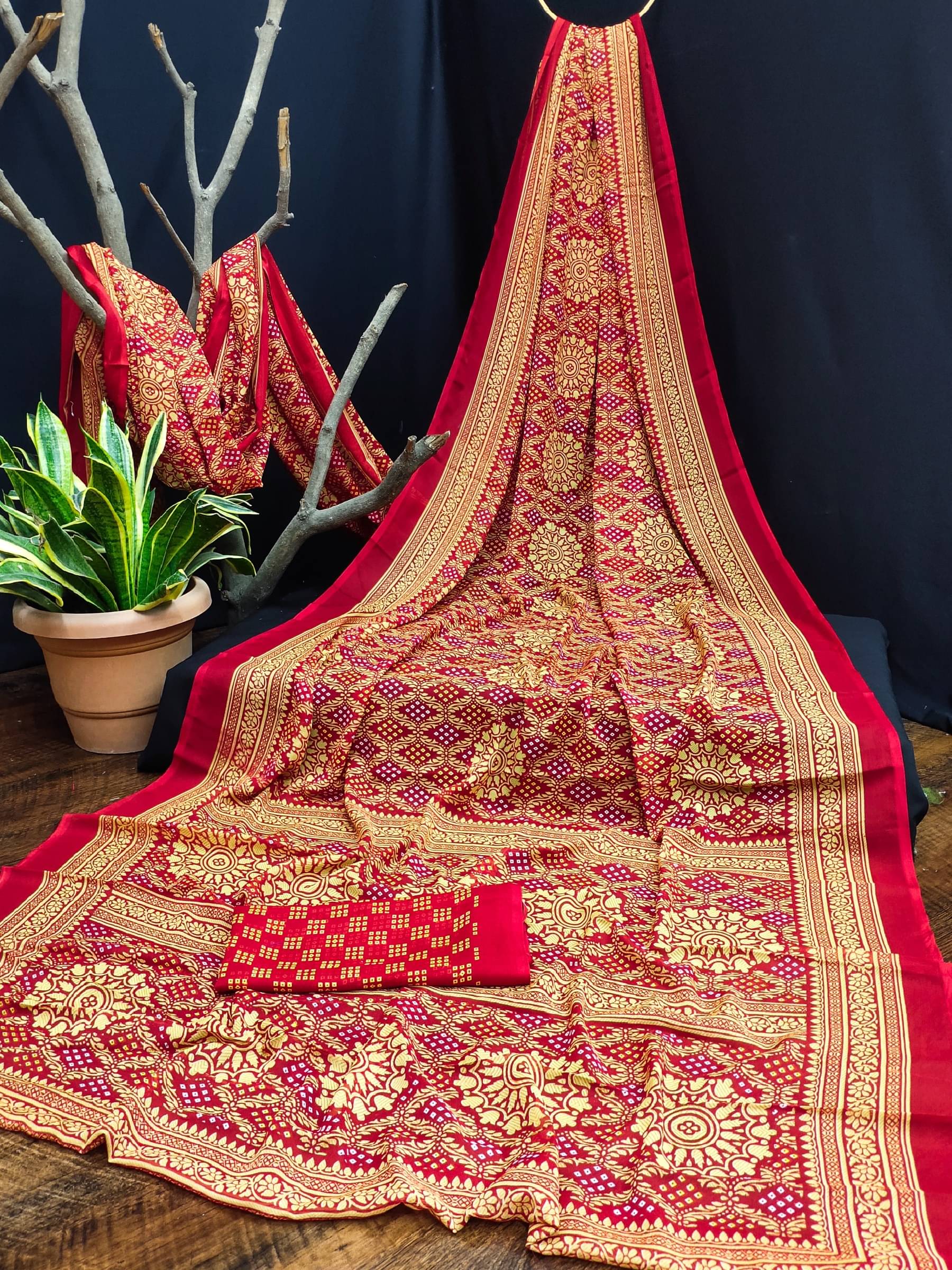     			Kanooda Prints Georgette Printed Saree With Unstitched Blouse Piece ( Red )