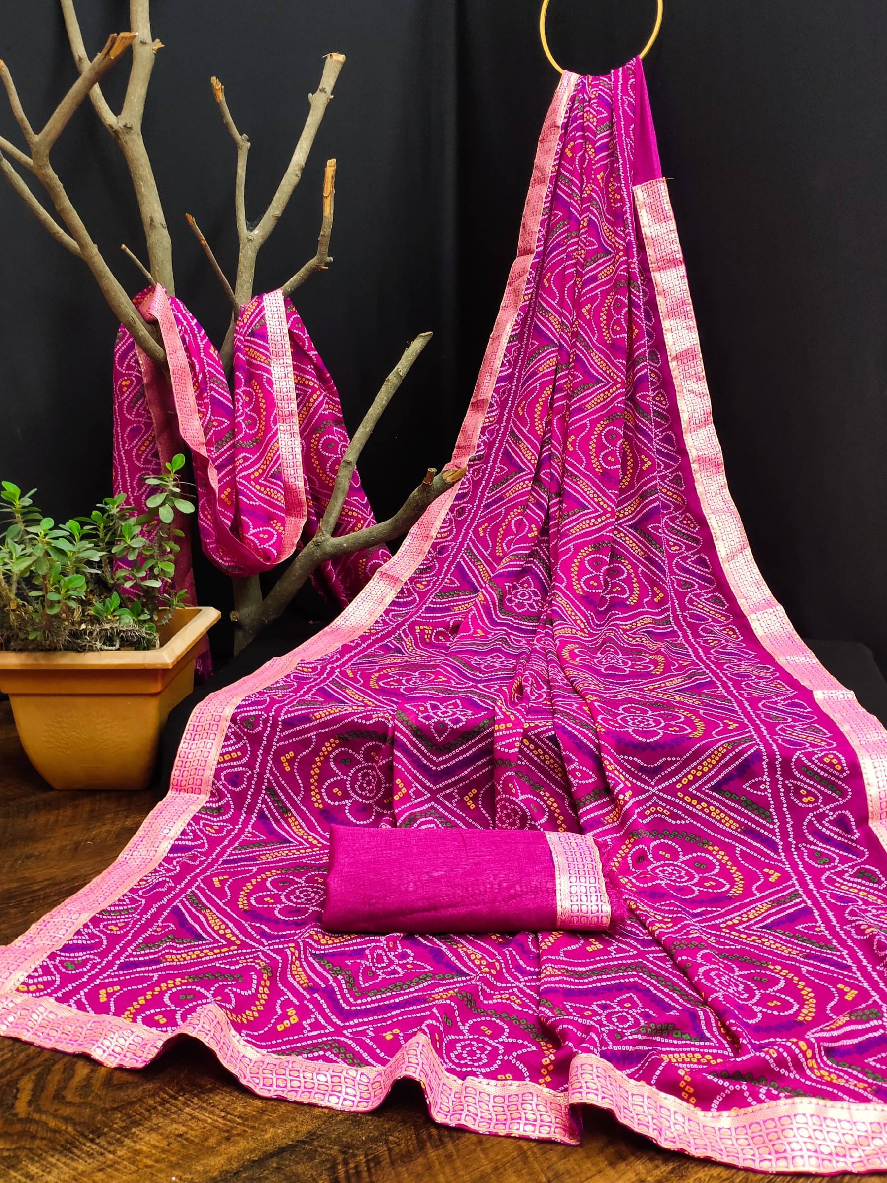 Kanooda Prints Georgette Printed Saree With Unstitched Blouse Piece ( Pink ) Kanooda Prints Georgette Printed Saree With Unstitched Blouse Piece ( Pink )
