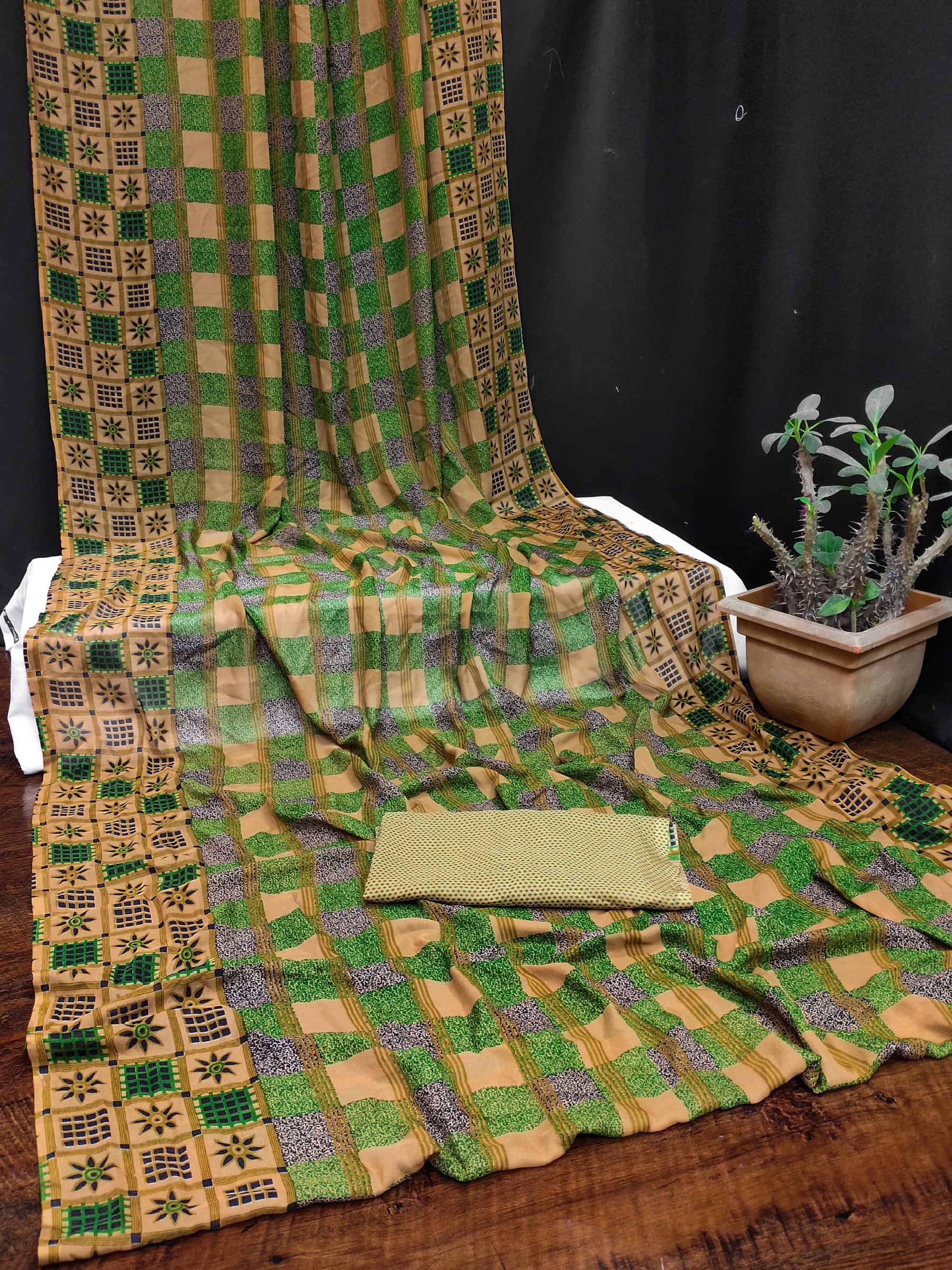 Kanooda Prints Georgette Printed Saree With Unstitched Blouse Piece ( Green ) - Sarees | Buy online on ZillyBuy