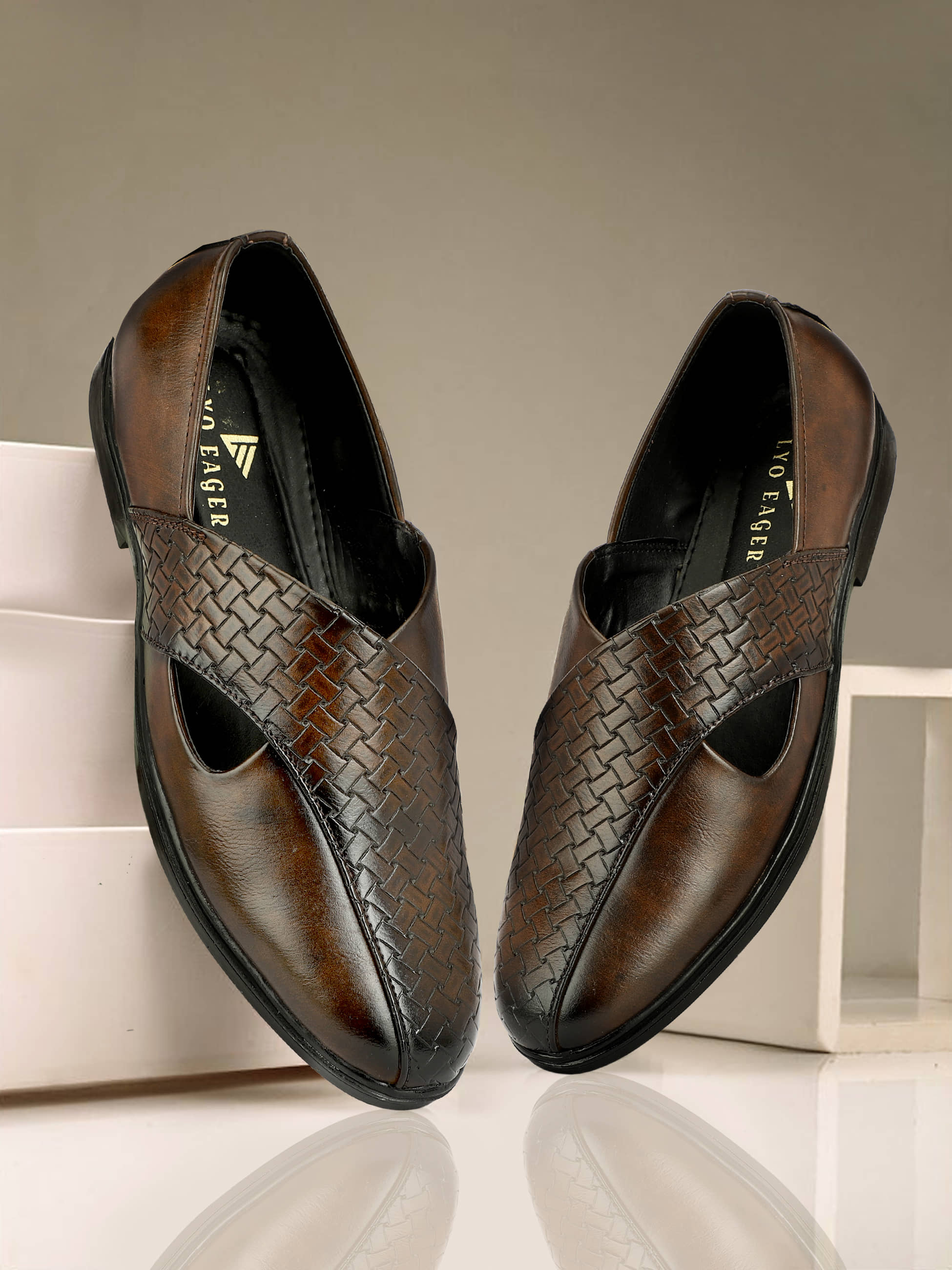 LYO EAGER - Brown Men's Sandals