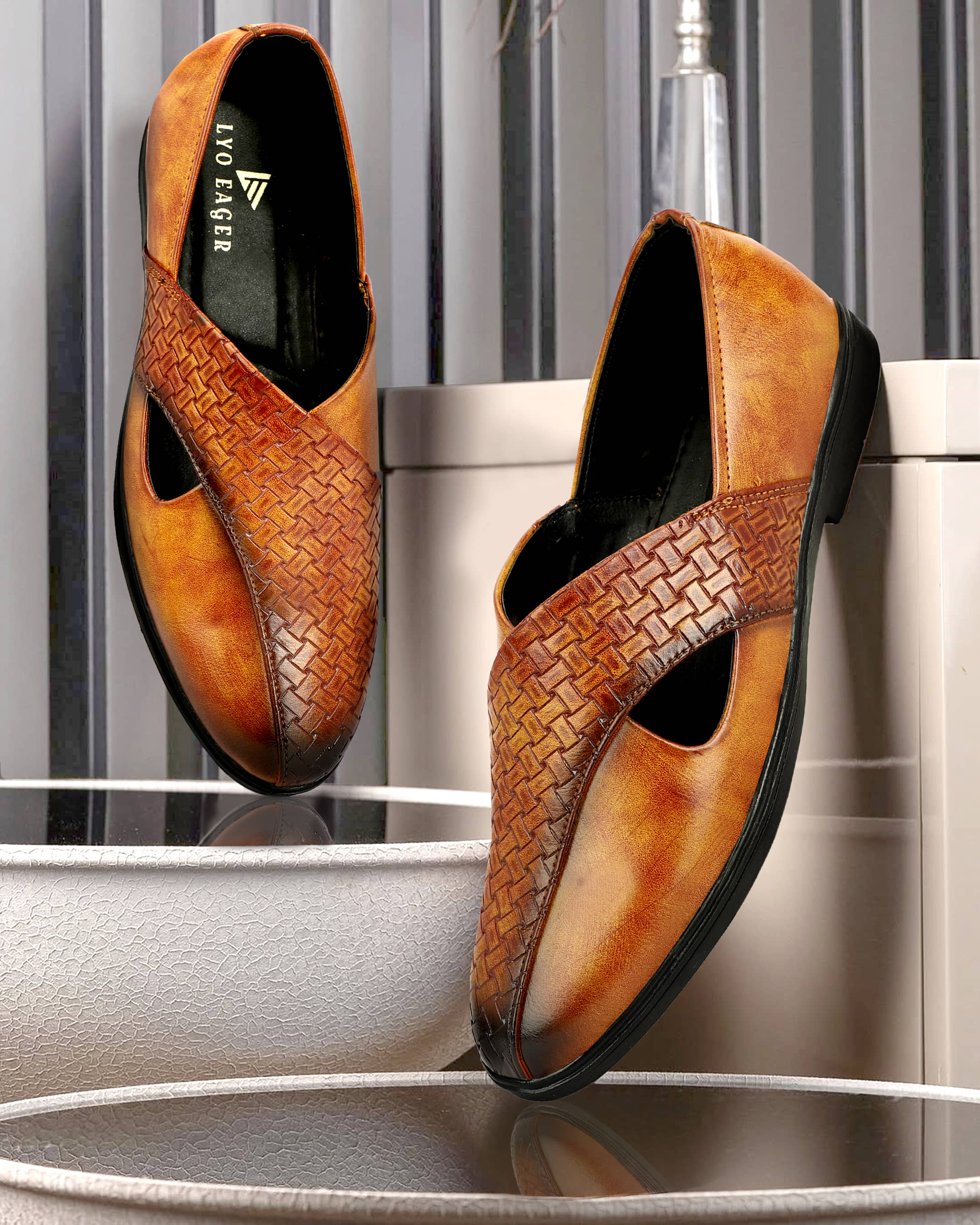 LYO EAGER - Tan Men's Sandals