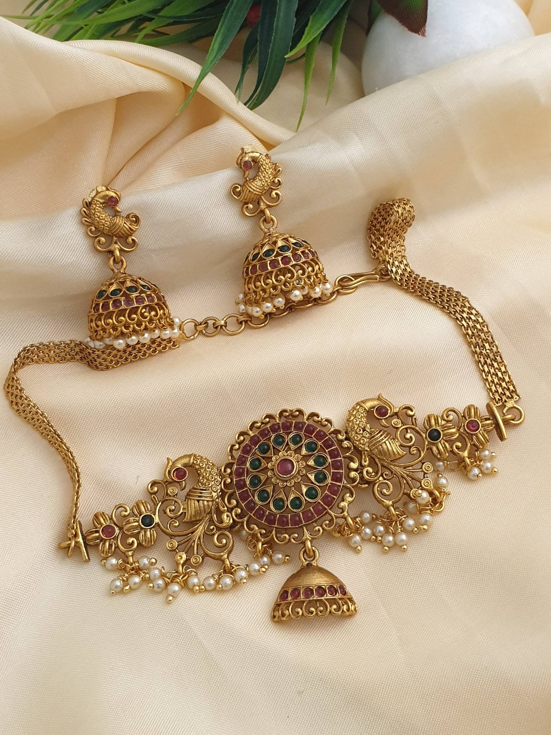     			ROFARWORD Gold Brass Necklace Set ( Pack of 1 )