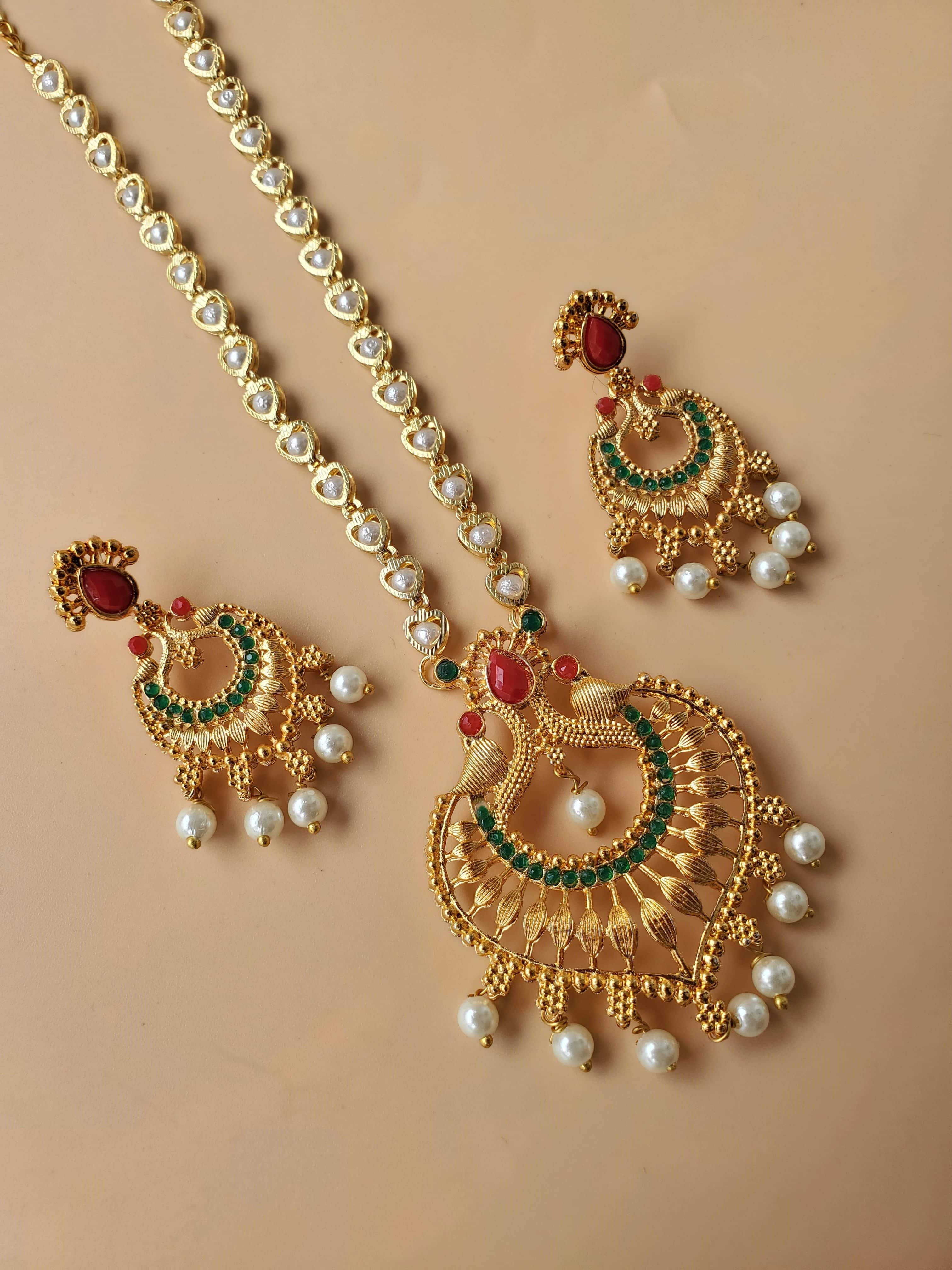 ROFARWORD Gold Brass Necklace Set ( Pack of 1 )