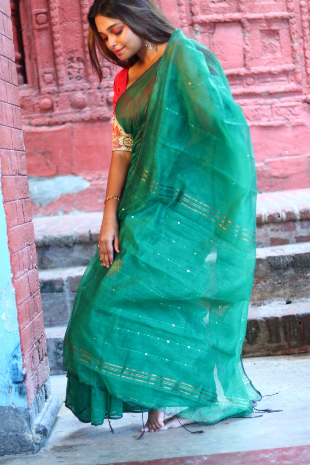SARADA HANDLOOM Art Silk Embellished Saree With Unstitched Blouse Piece ( Green ) SARADA HANDLOOM Art Silk Embellished Saree With Unstitched Blouse Piece ( Green )