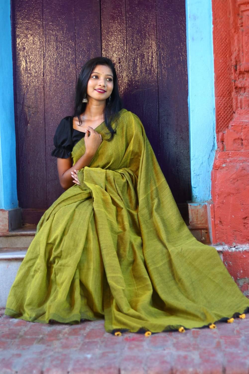 SARADA HANDLOOM Cotton Solid Saree With Unstitched Blouse Piece ( Yellow ) SARADA HANDLOOM Cotton Solid Saree With Unstitched Blouse Piece ( Yellow )