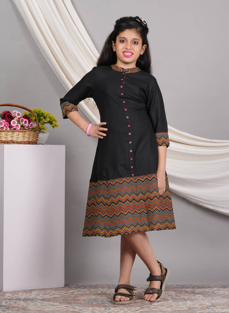 Yash Gallery Rayon Dress For Girls ( Pack of 1 , Black ) Yash Gallery Rayon Dress For Girls ( Pack of 1 , Black )