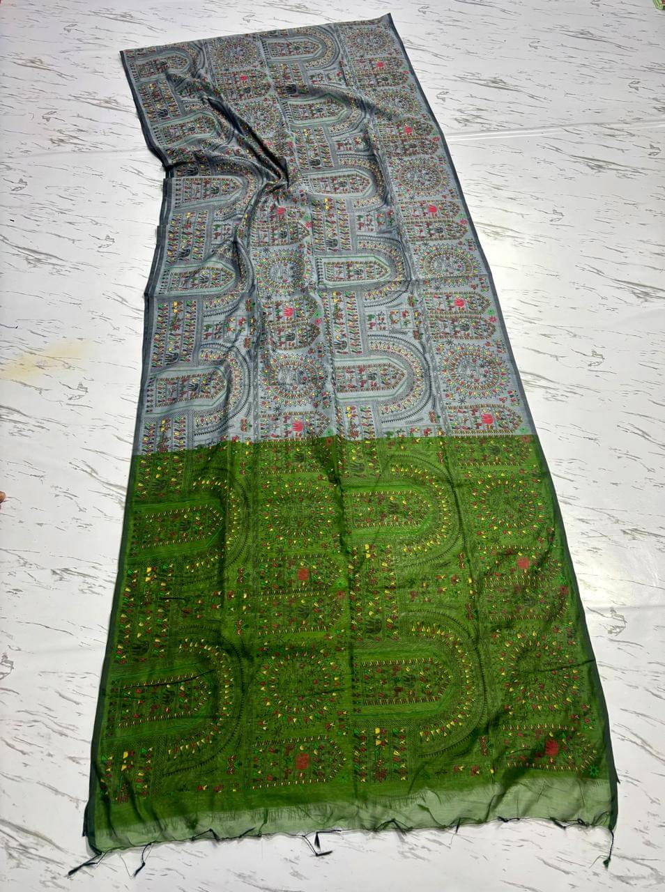 SARADA HANDLOOM Cotton Printed Saree With Unstitched Blouse Piece ( Grey ) SARADA HANDLOOM Cotton Printed Saree With Unstitched Blouse Piece ( Grey )