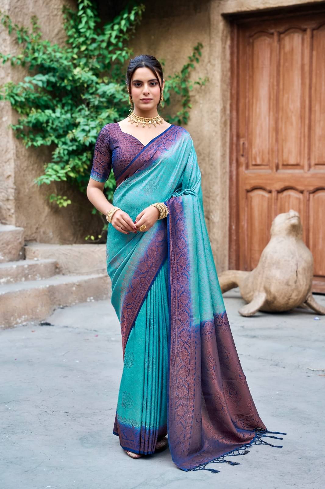 SARIK FASHION Banarasi Silk Woven Saree With Unstitched Blouse Piece ( Aqua Blue ) SARIK FASHION Banarasi Silk Woven Saree With Unstitched Blouse Piece ( Aqua Blue )