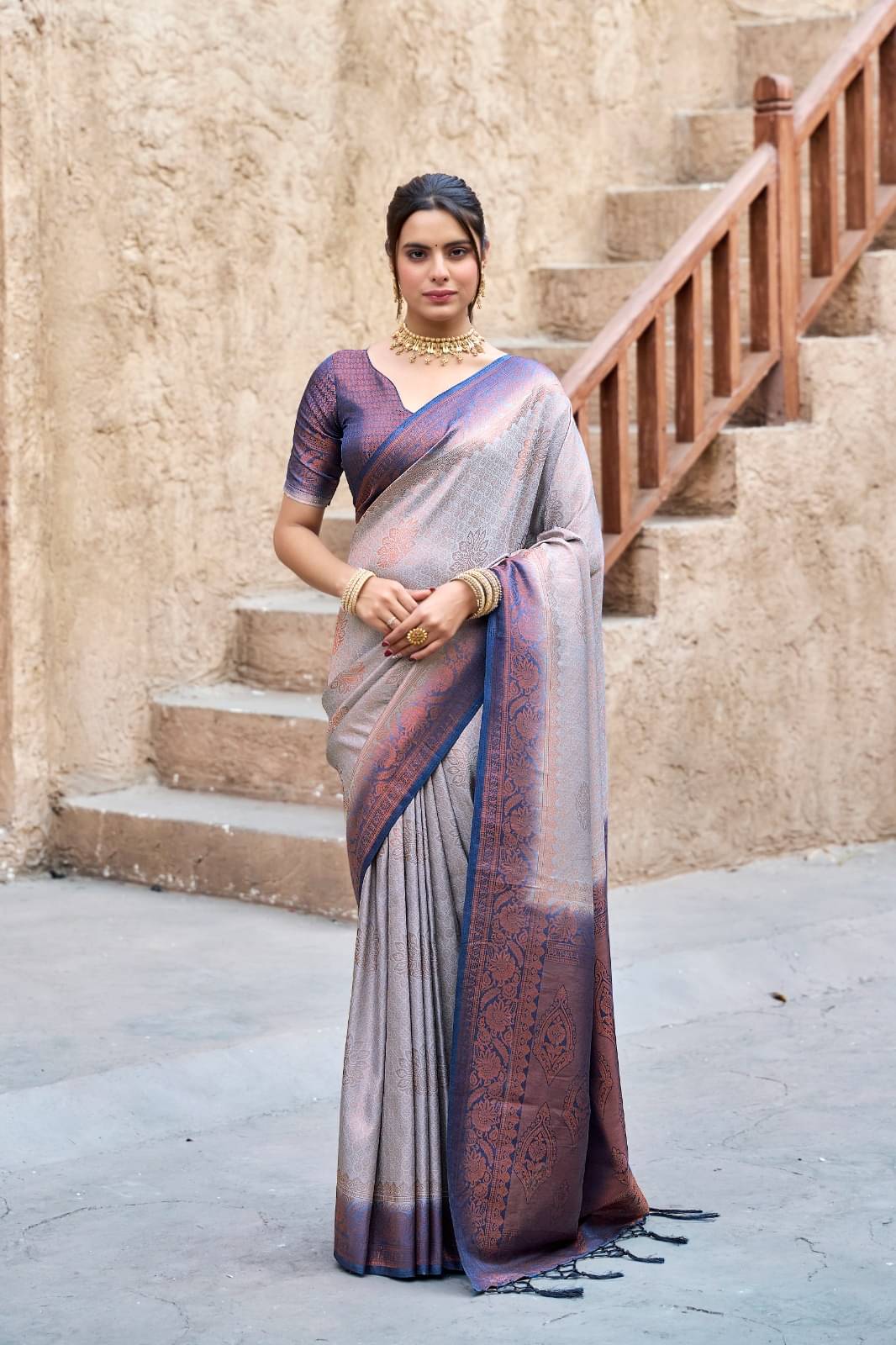 SARIK FASHION Banarasi Silk Woven Saree With Unstitched Blouse Piece ( Grey ) SARIK FASHION Banarasi Silk Woven Saree With Unstitched Blouse Piece ( Grey )