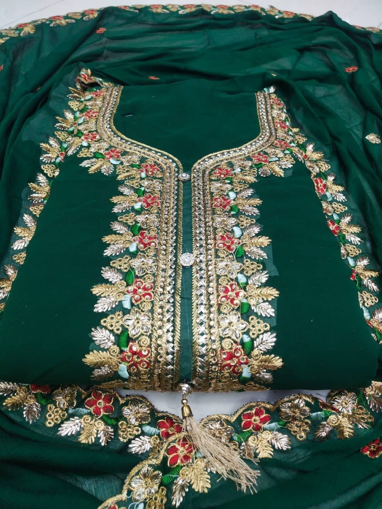     			Nayanthara Trends Unstitched Georgette Embroidered Dress Material - Green ( Pack of 1 )