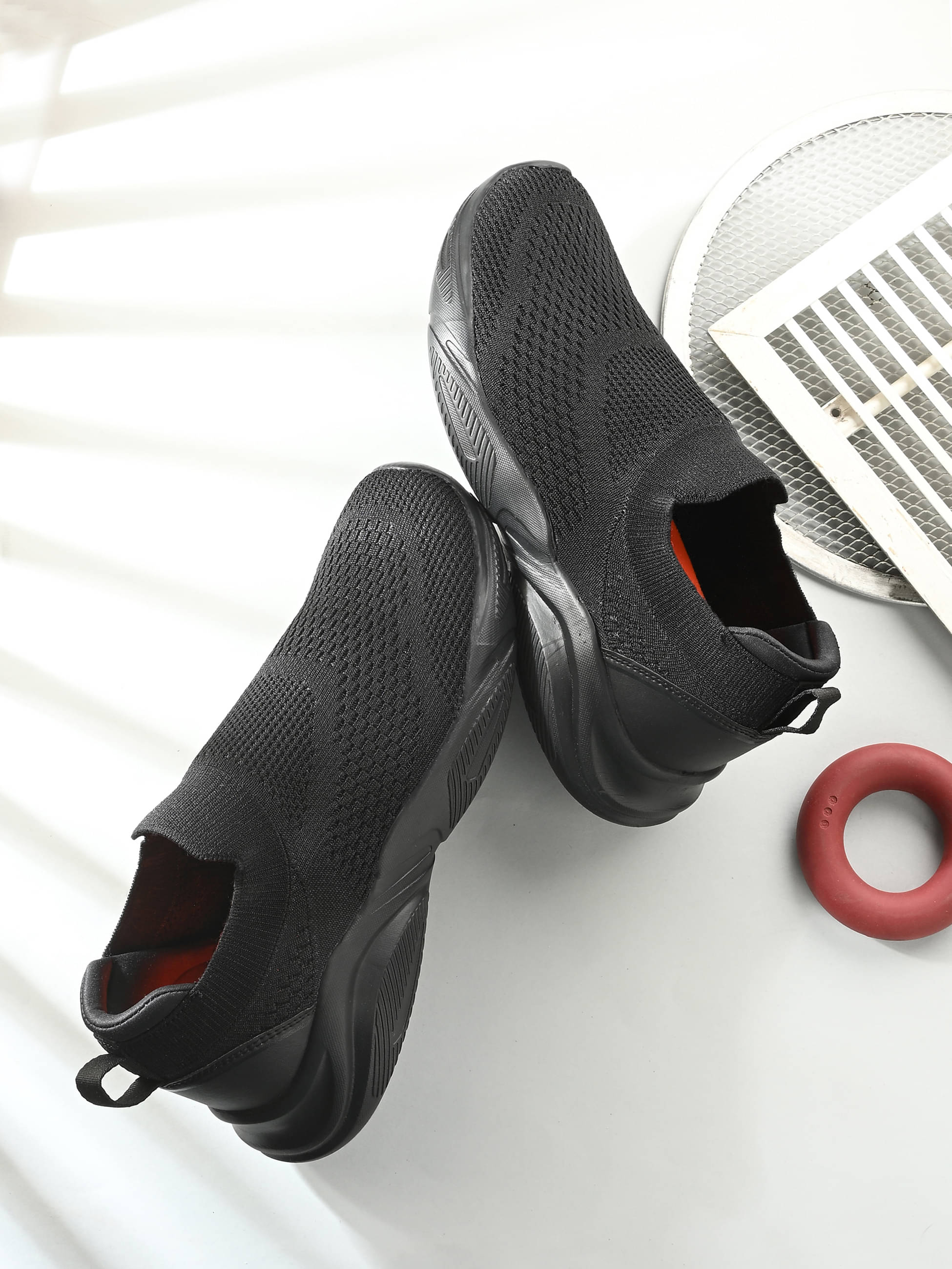     			OFF LIMITS DEREK Black Men's Sports Running Shoes