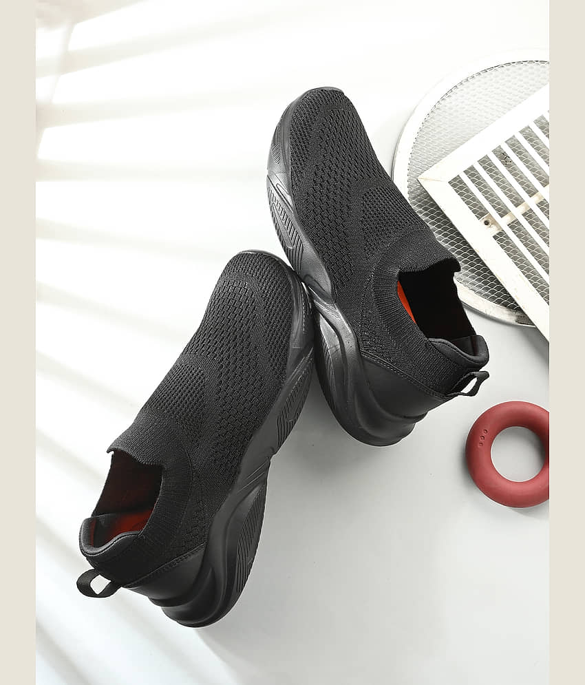 OFF LIMITS DEREK Black Men's Sports Running Shoes - Sports Shoes | Buy online on ZillyBuy