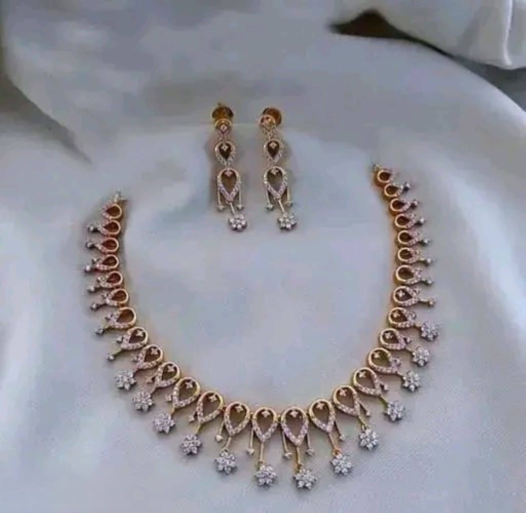 Pamadhya Golden Copper Necklace Set ( Pack of 1 )