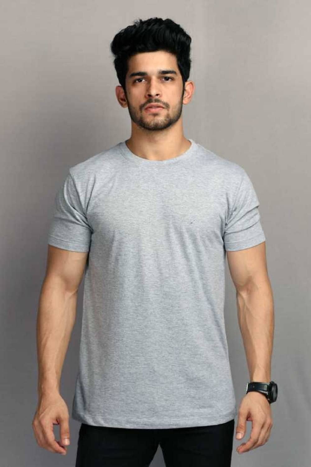 risemax Cotton Blend Regular Fit Solid Half Sleeves Men's Round T-Shirt - Grey ( Pack of 1 )     			risemax Cotton Blend Regular Fit Solid Half Sleeves Men's Round T-Shirt - Grey ( Pack of 1 )