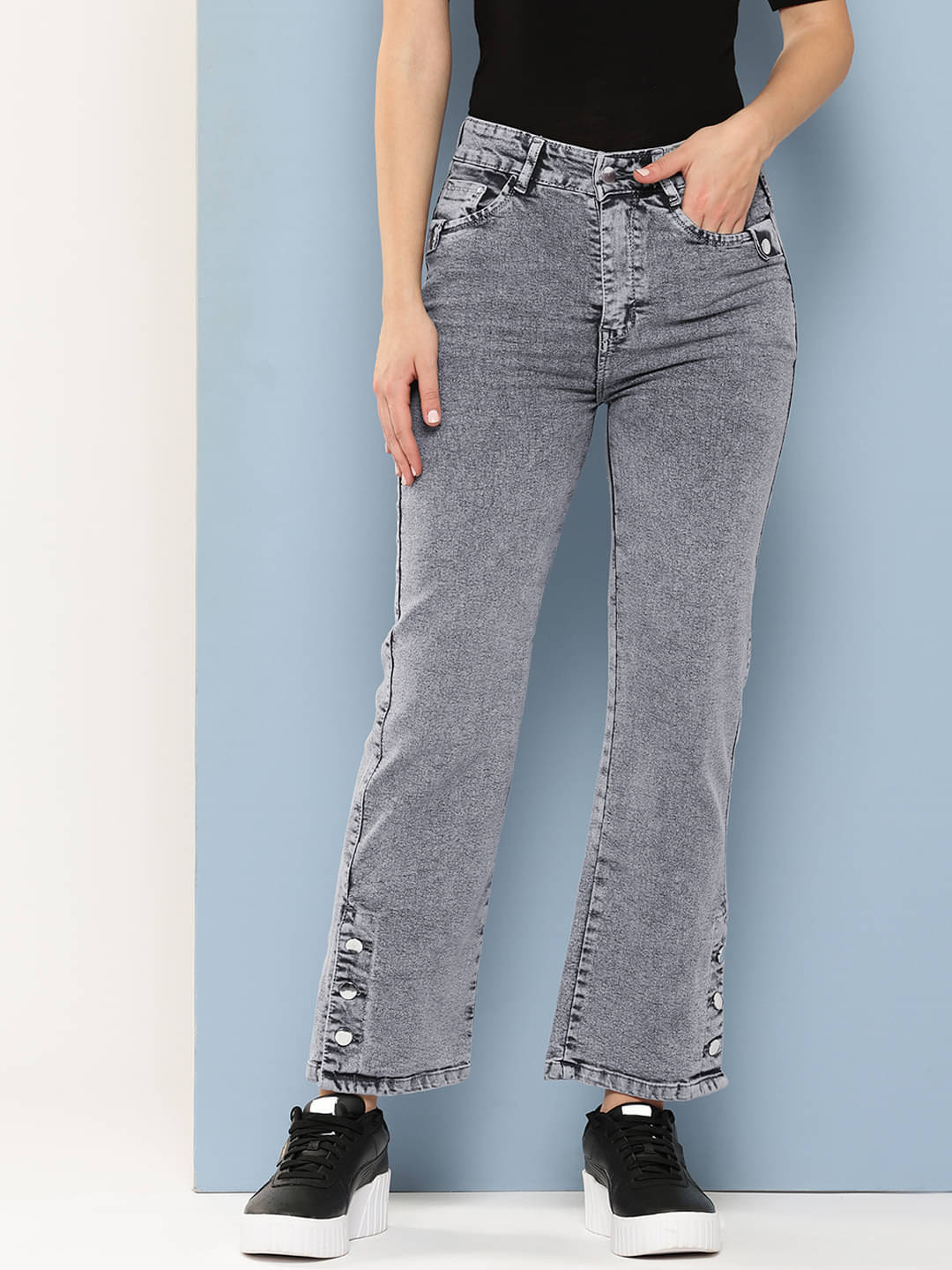    			Aarika - Grey Denim Regular Fit Women's Jeans ( Pack of 1 )