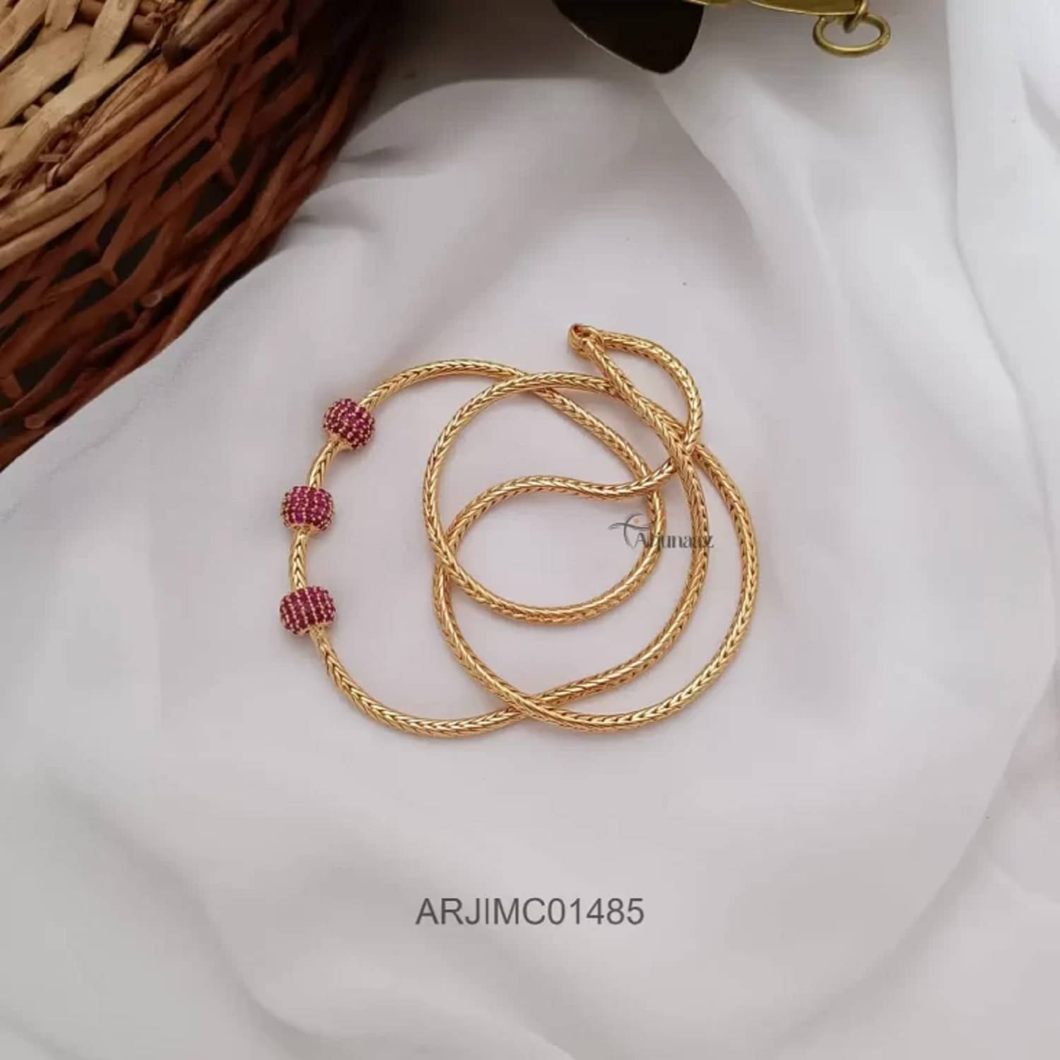     			LAFORWORD Gold Alloy Necklace ( Pack of 1 )