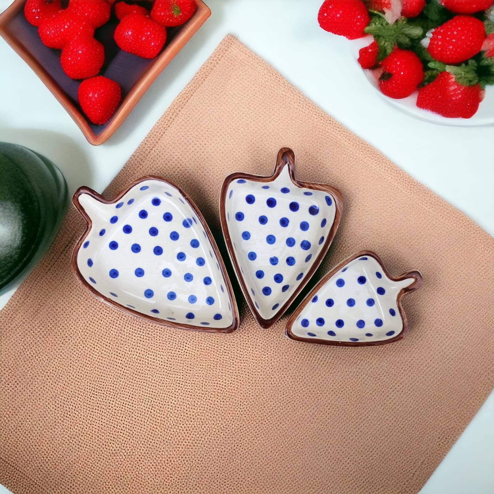 Malaikah 3 Pcs Ceramic Dark Blue Platter Malaikah 3 Pcs Ceramic Dark Blue Platter