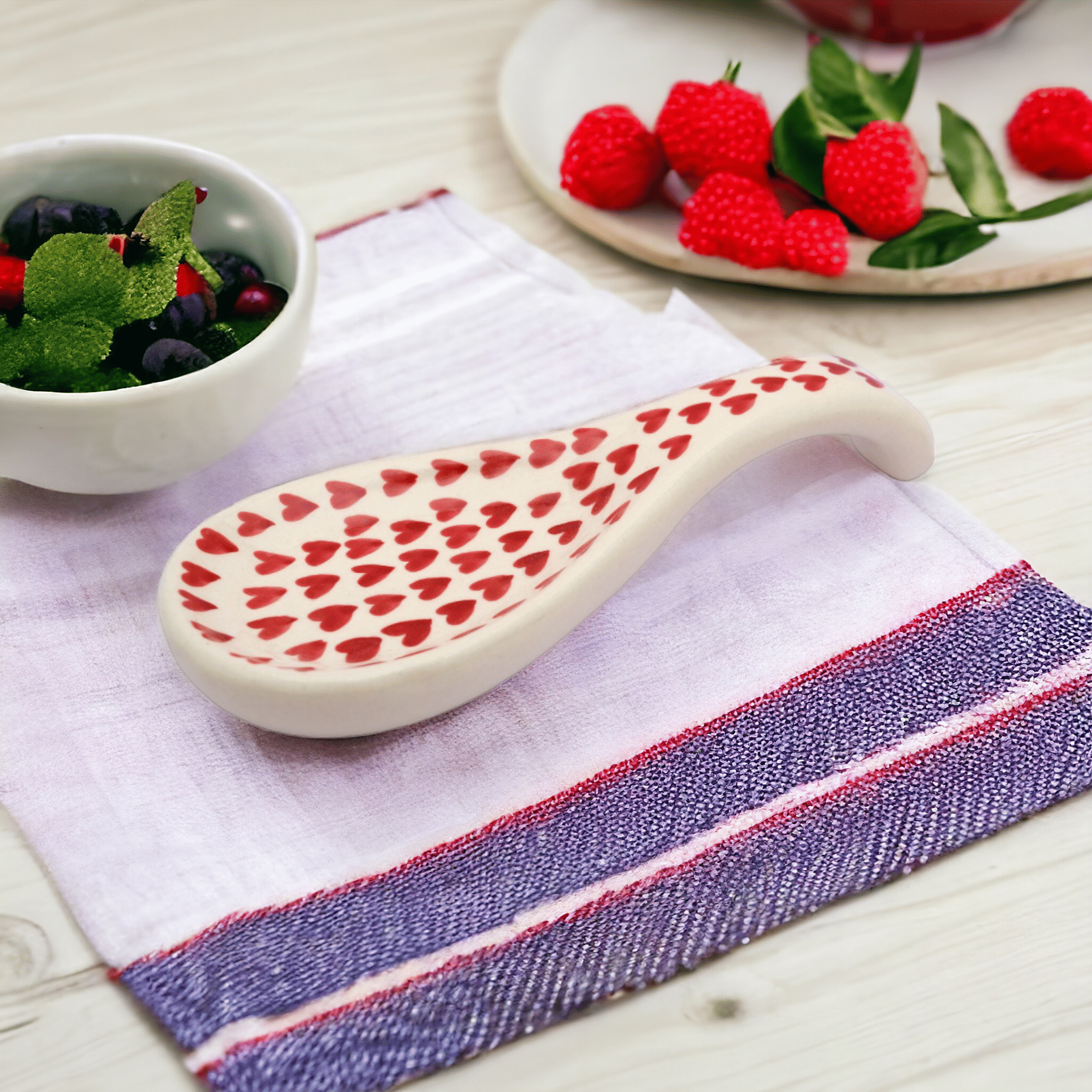     			Malaikah Red Hrt Spn Rest Ceramic Printed Soup Spoon Red ( Pack of 1 )