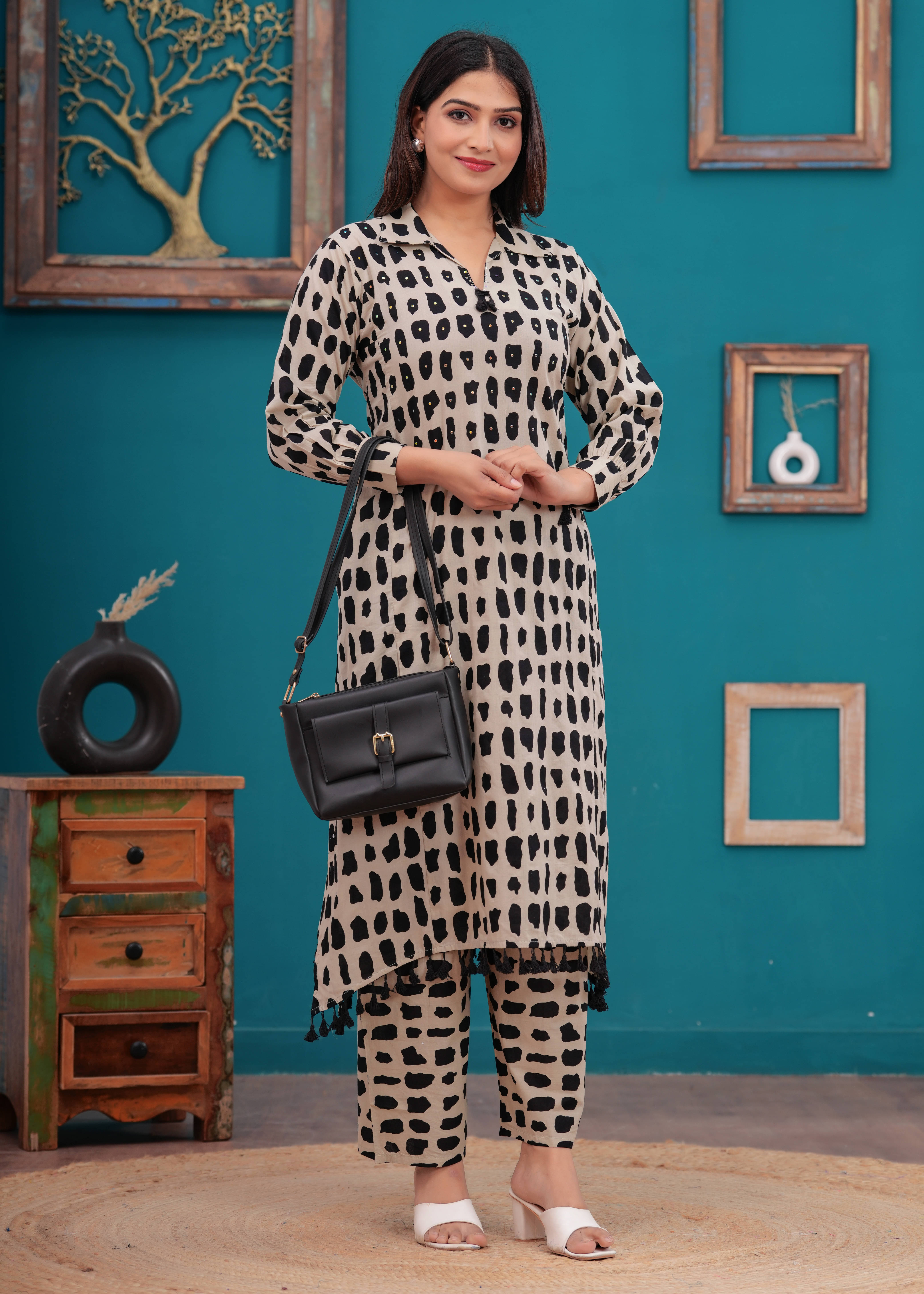 JC4U Women Printed Asymmetrical Kurti With Pants ( Black )     			JC4U Women Printed Asymmetrical Kurti With Pants ( Black )