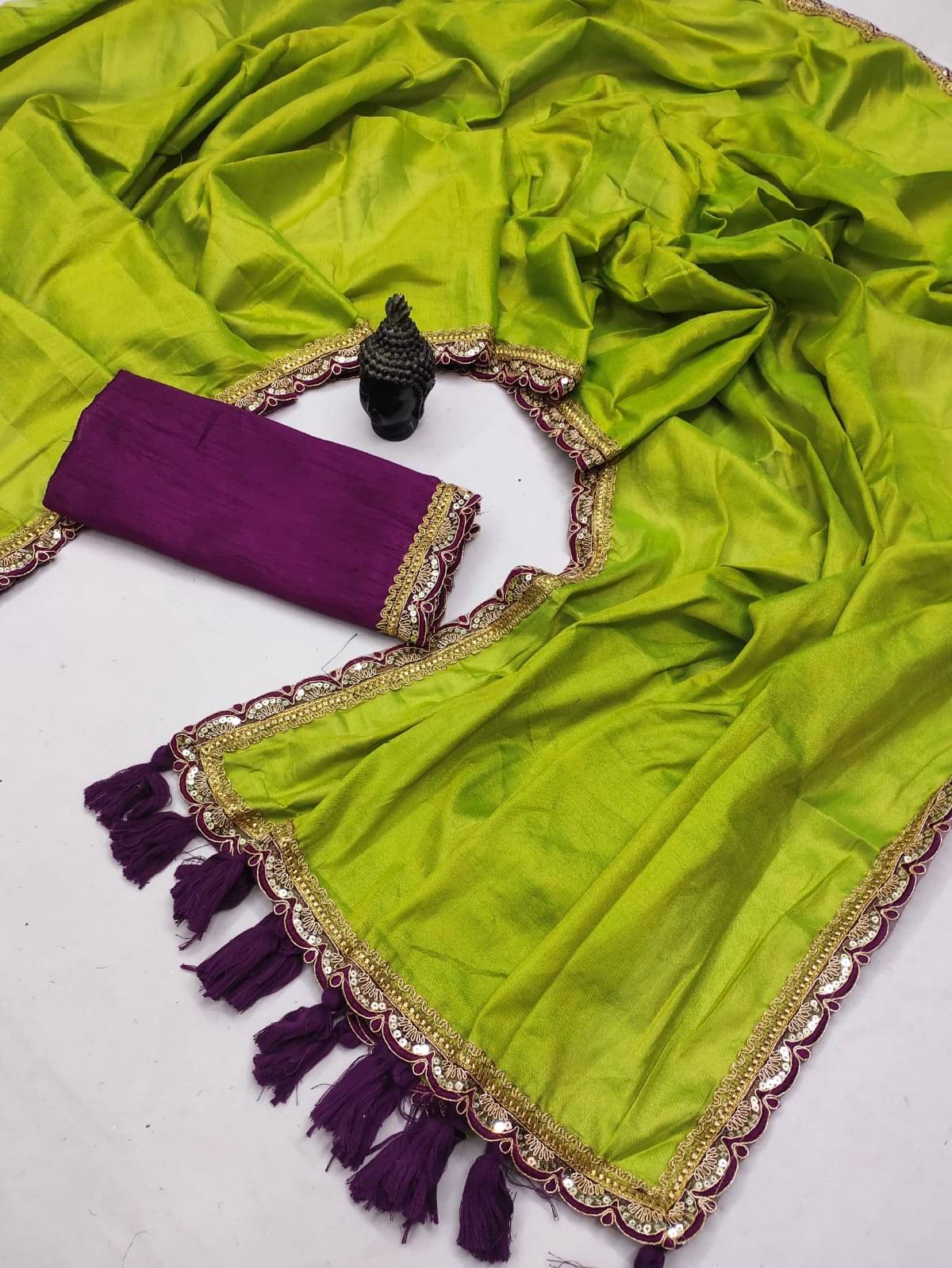 Kalpana Creation Silk Blend Embellished Saree With Unstitched Blouse Piece ( Green )     			Kalpana Creation Silk Blend Embellished Saree With Unstitched Blouse Piece ( Green )