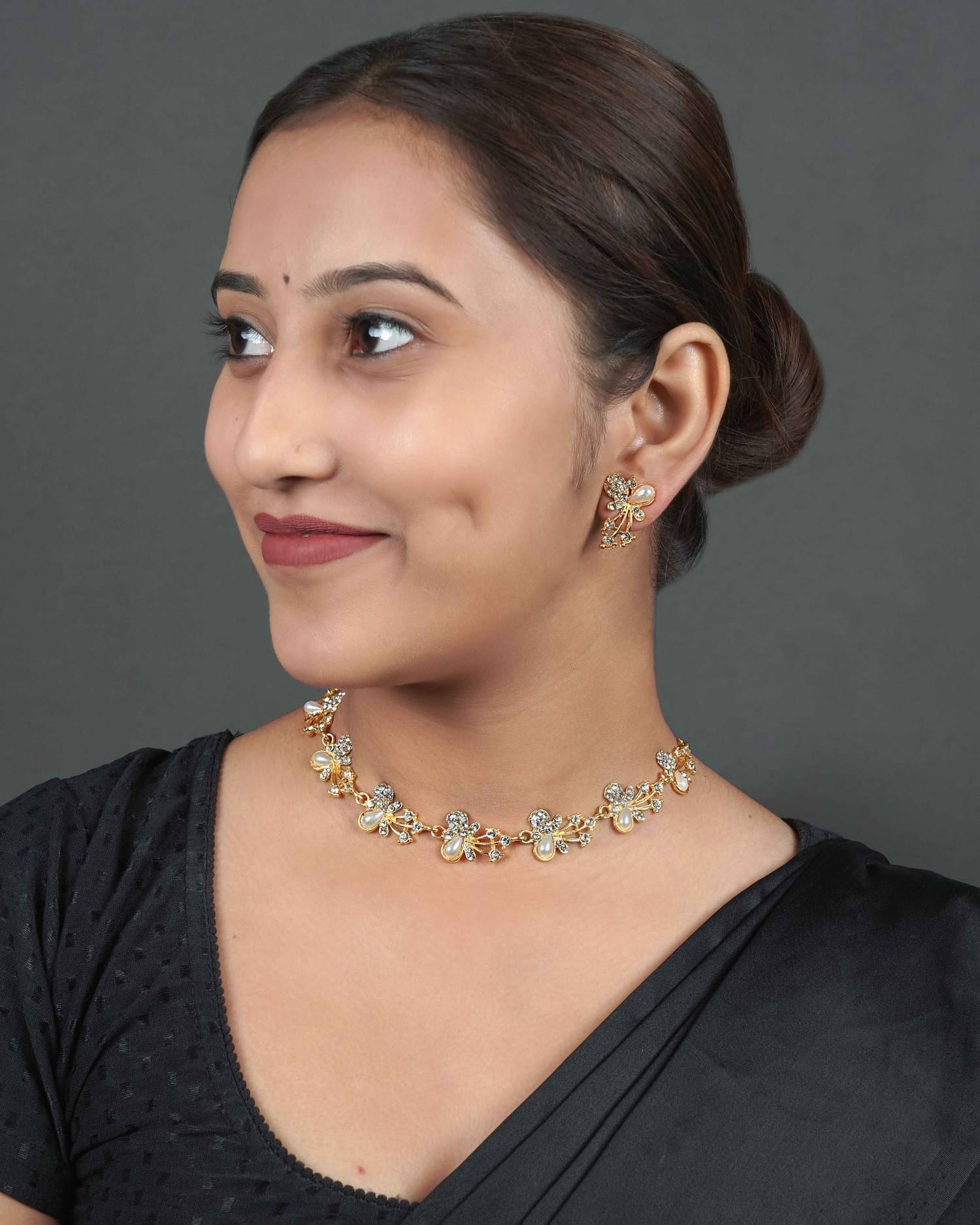     			LAFORWORD Gold Alloy Necklace Set ( Pack of 1 )