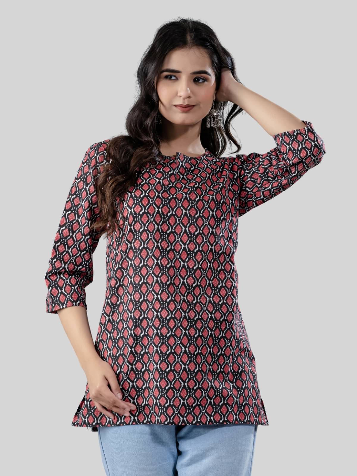     			Cotton Blend Short Kurti For Women (Pack of 1)