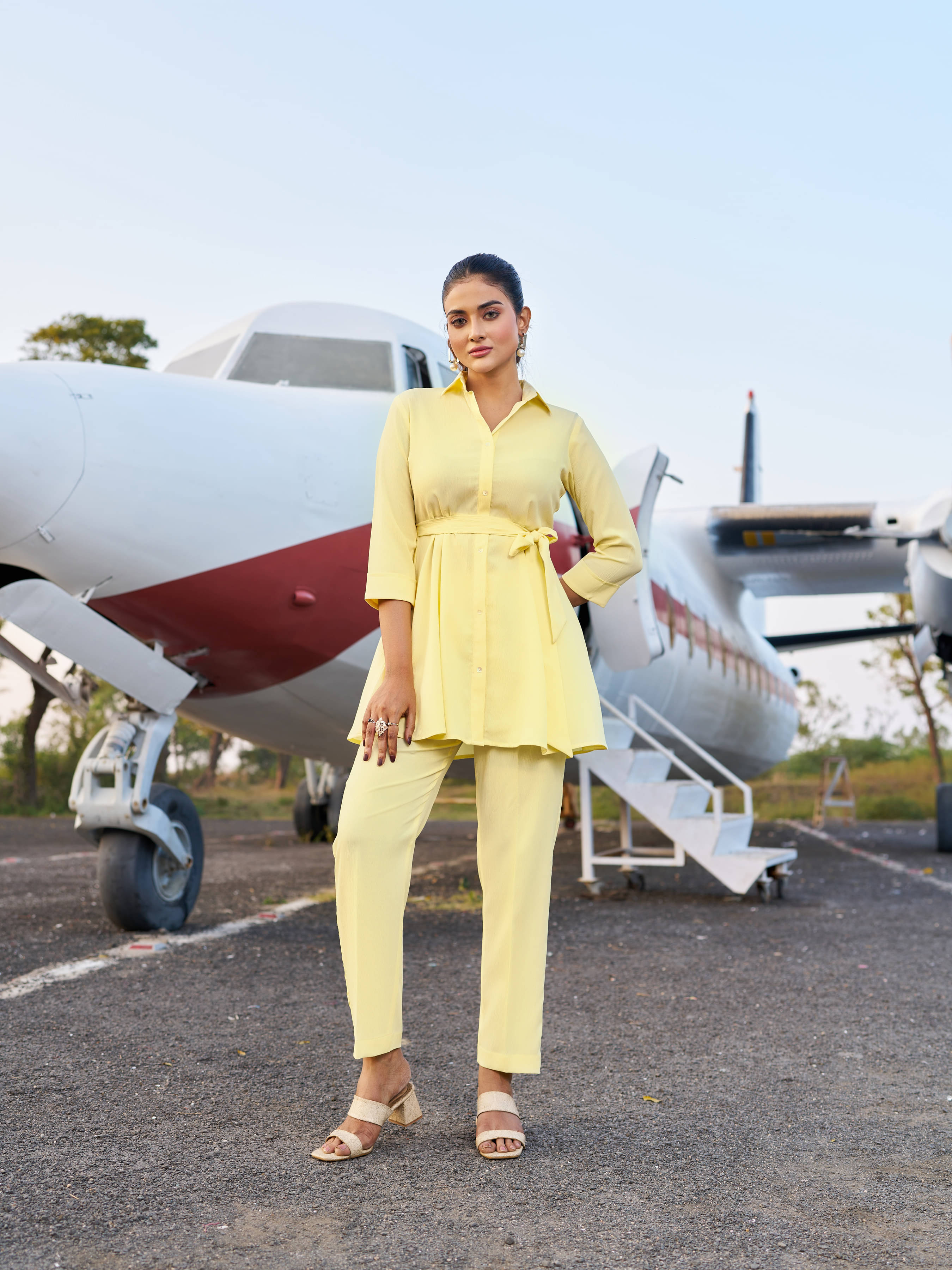     			VIBE VISION Women Solid Tunic With Trousers Co-Ord Set ( Beige )
