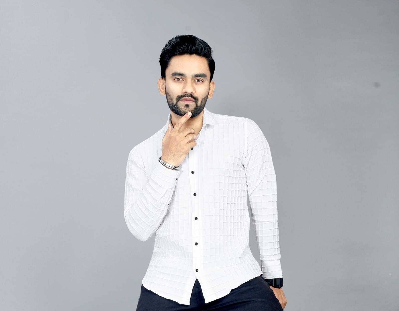 FABRIPPLE Poly Cotton Regular Fit Self Design Full Sleeves Men's Casual Shirt - White ( Pack of 1 )     			FABRIPPLE Poly Cotton Regular Fit Self Design Full Sleeves Men's Casual Shirt - White ( Pack of 1 )