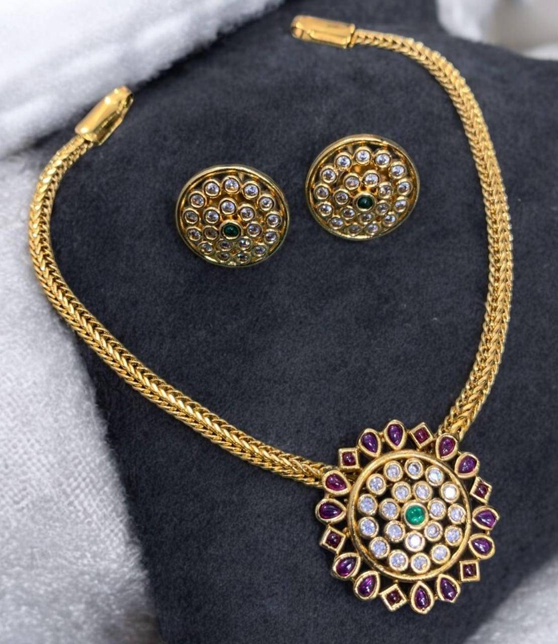     			KC JEWELS Multi Color Brass Necklace Set ( Pack of 1 )