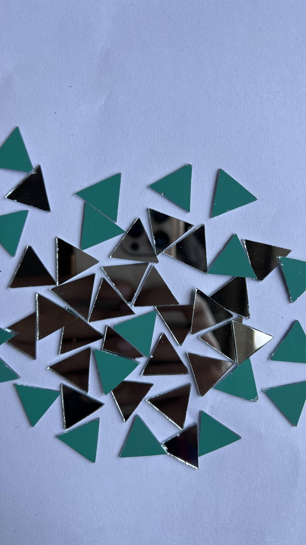     			MIRROR GLASS WORLDWIDE Glass TRIANGLE SHAPE FOR lippan art work, 14*16mm 285pices 100gm ( Pack of 1 )