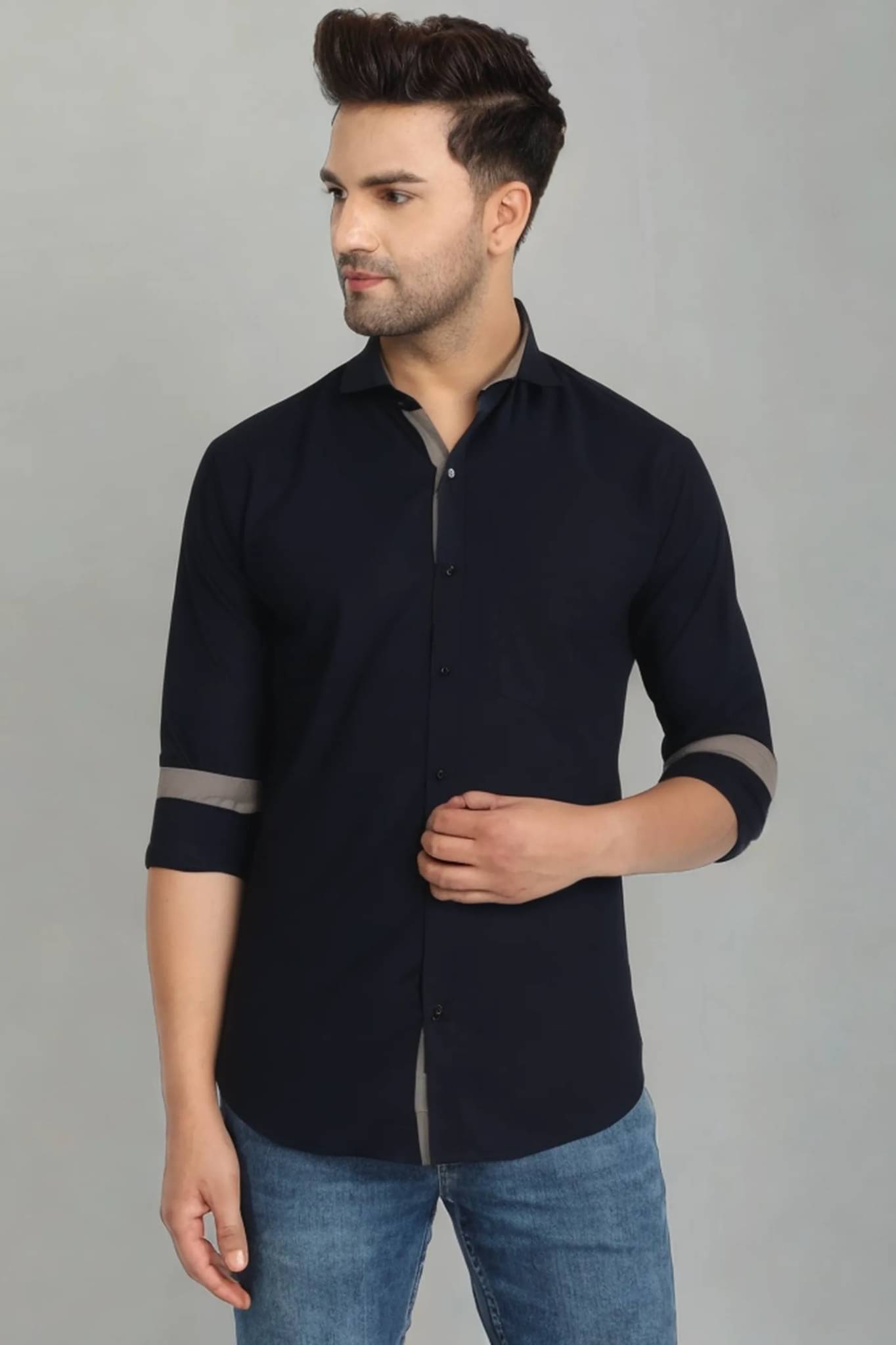     			VERTUSY Cotton Blend Regular Fit Solids Full Sleeves Men's Casual Shirt - Black ( Pack of 1 )