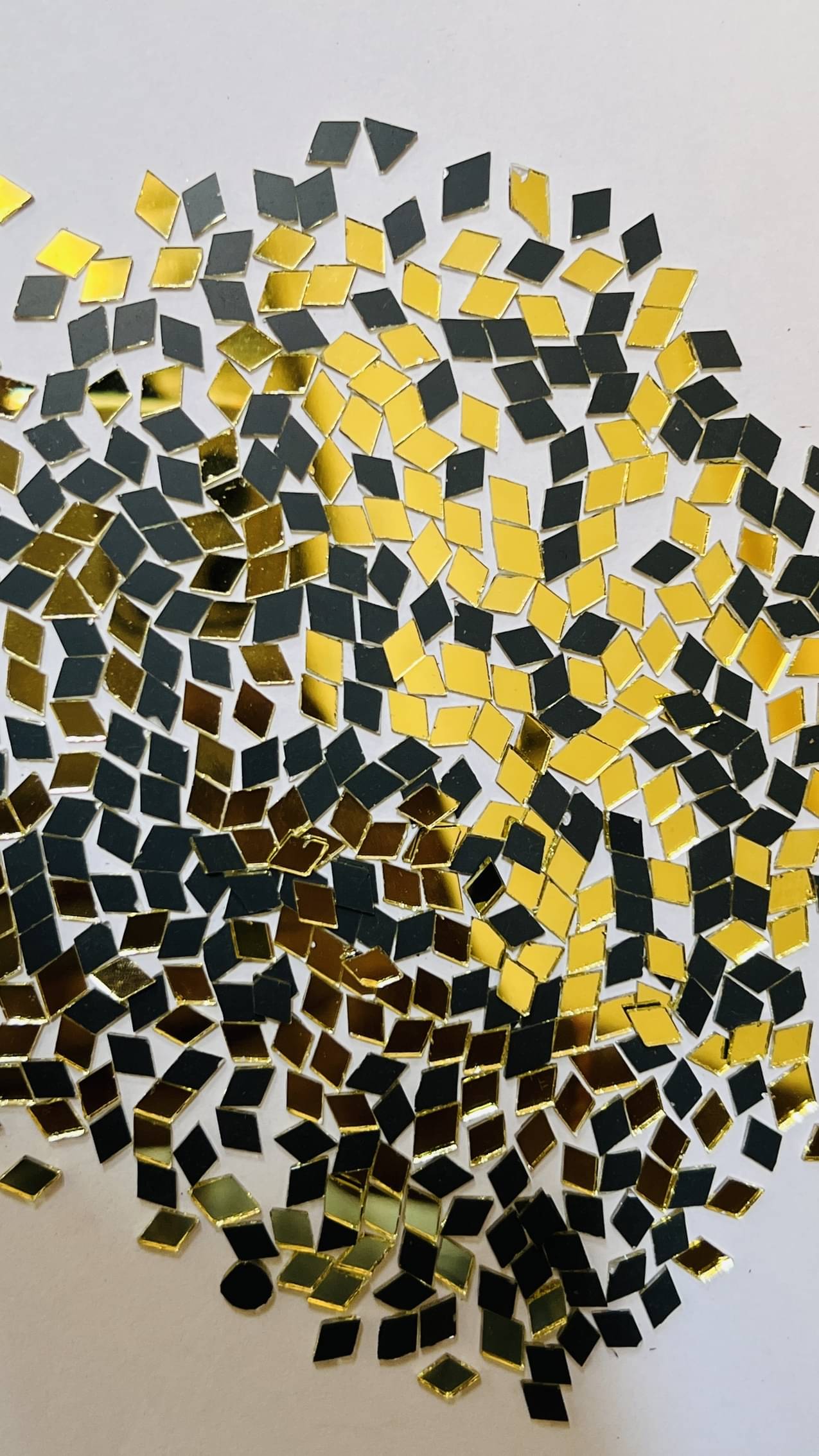     			MIRROR GLASS WORLDWIDE Glass Golden Diamond Shape for mud Craft Art,5*7mm 1600pices 100gm ( Pack of 1 )