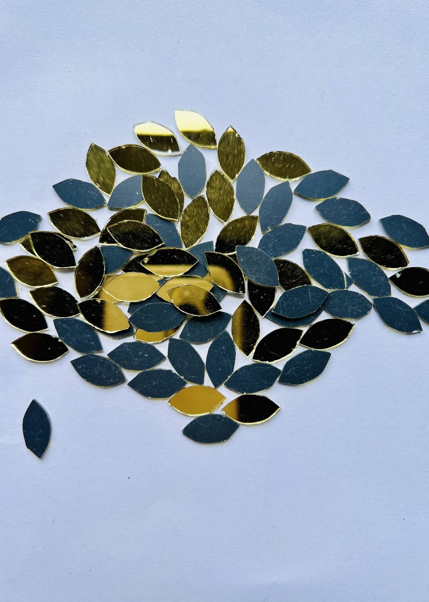     			MIRROR GLASS WORLDWIDE Glass Golden Eye Shape for Jewellery Work, 8*16mm 440pices 100gm ( Pack of 1 )