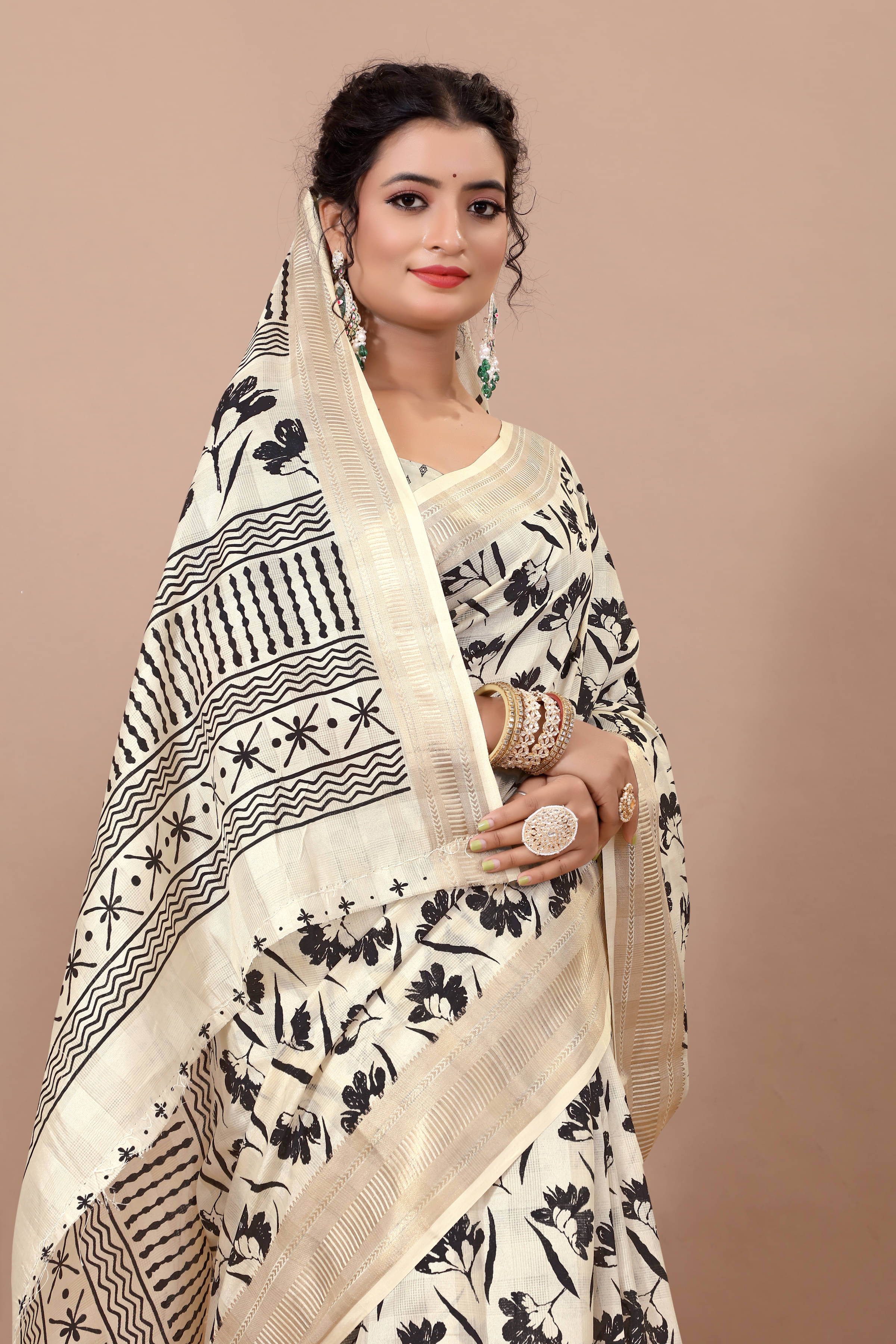RUNAYA NX Linen Printed Saree With Unstitched Blouse Piece ( Cream ) RUNAYA NX Linen Printed Saree With Unstitched Blouse Piece ( Cream )