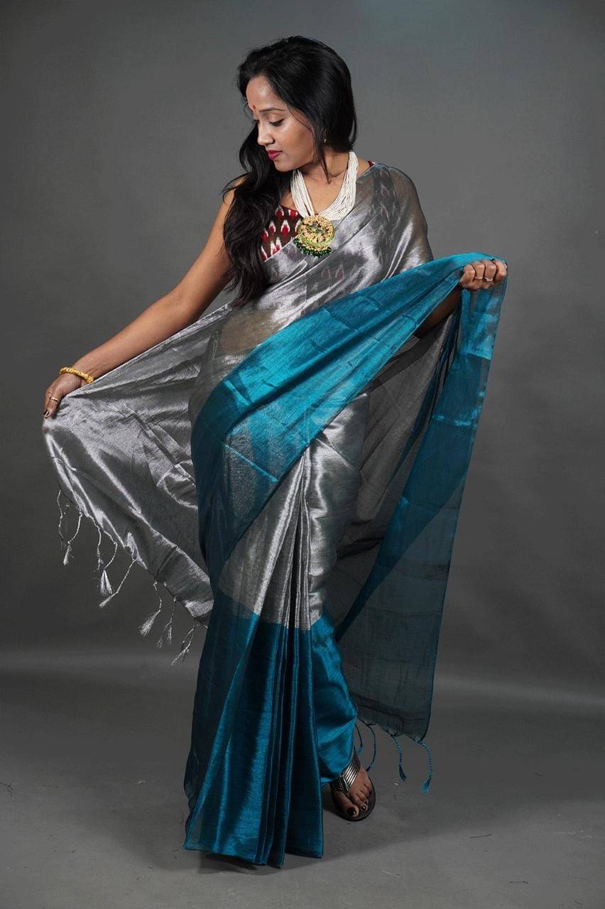    			SARADA HANDLOOM Cotton Colorblock Saree With Unstitched Blouse Piece ( Silver )
