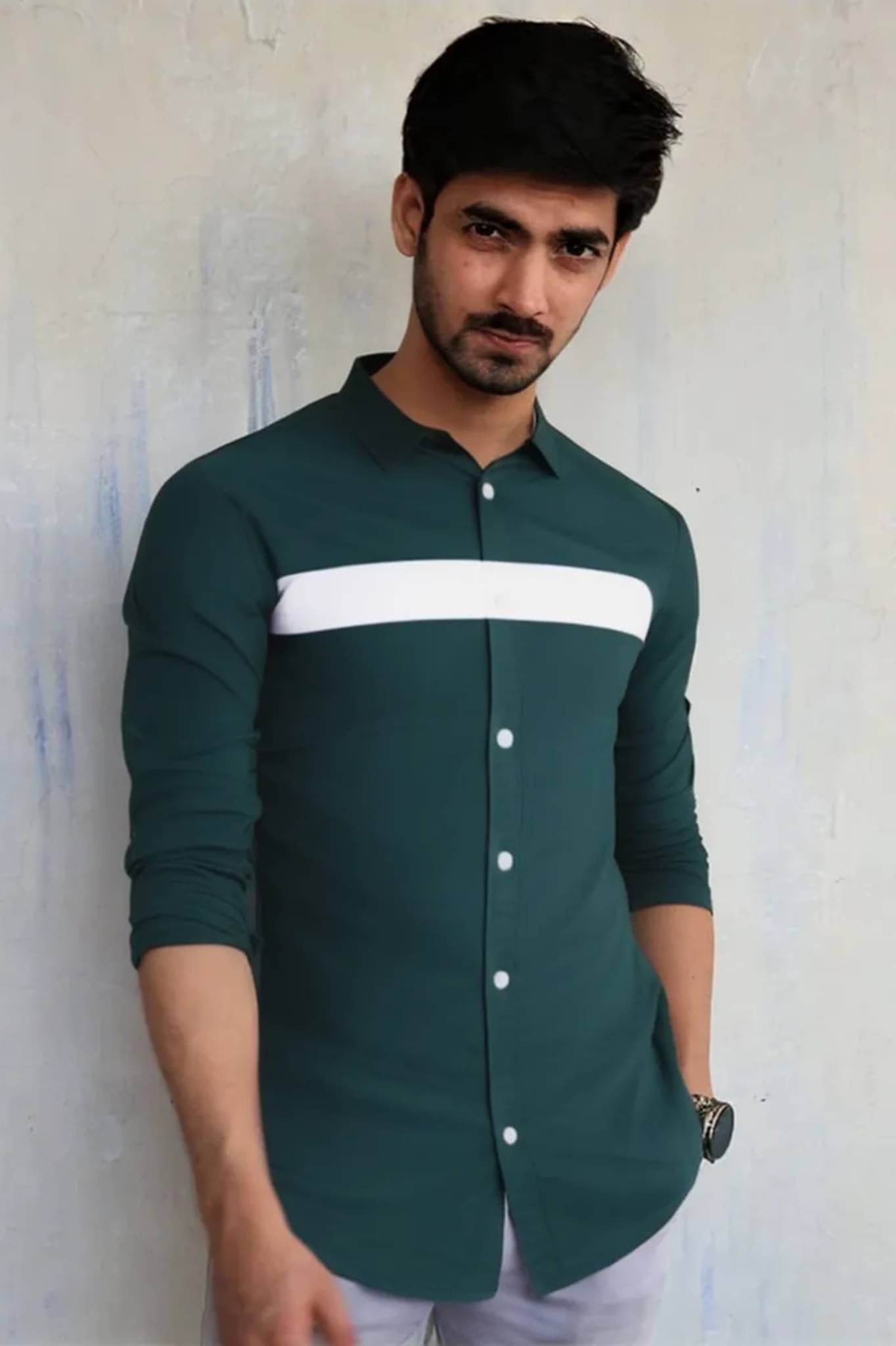     			VERTUSY Cotton Blend Regular Fit Striped Full Sleeves Men's Casual Shirt - Green ( Pack of 1 )