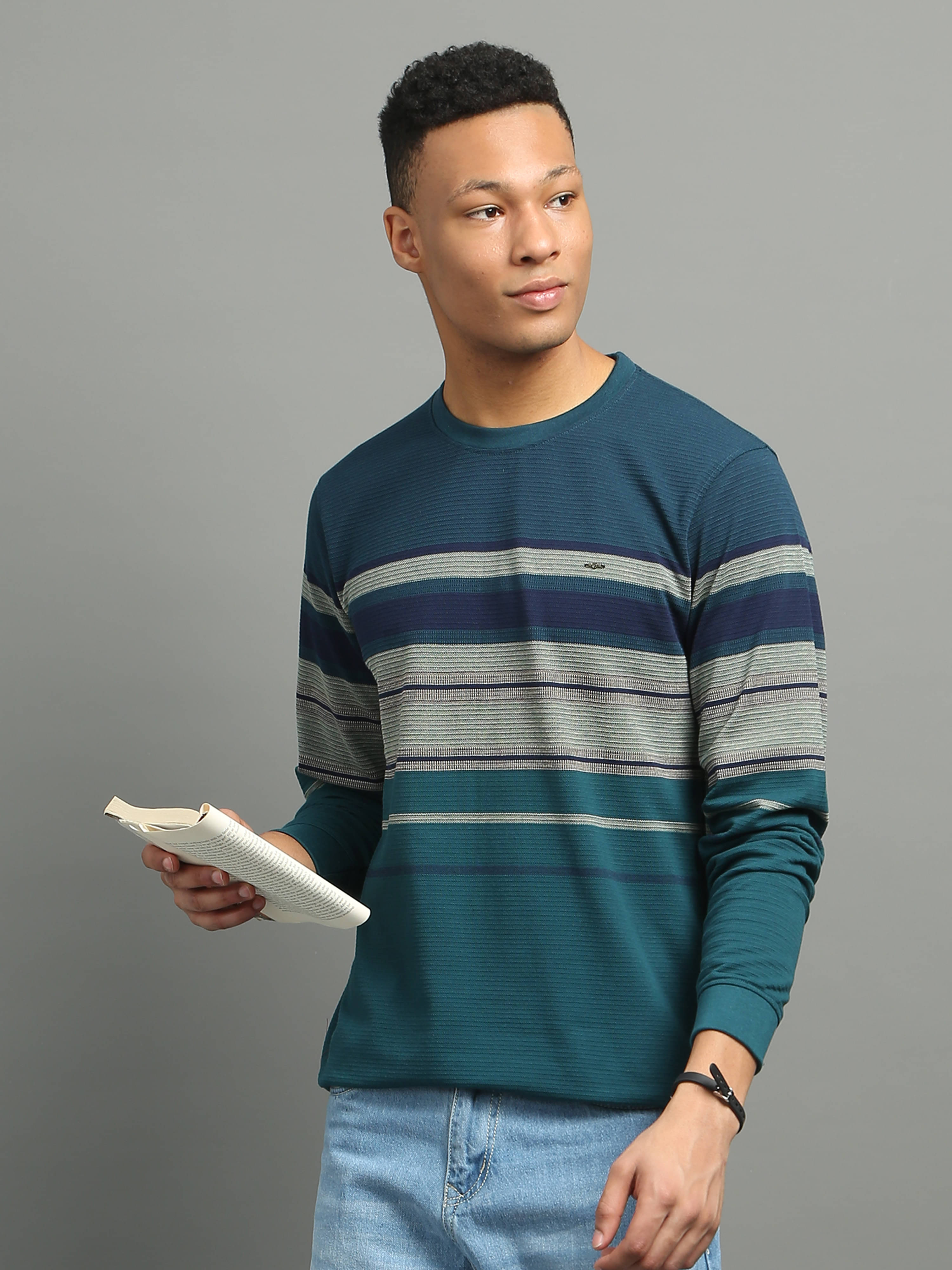 FROSEN FOX Cotton Blend Round Neck Men's Sweatshirt - Green ( Pack of 1 )     			FROSEN FOX Cotton Blend Round Neck Men's Sweatshirt - Green ( Pack of 1 )