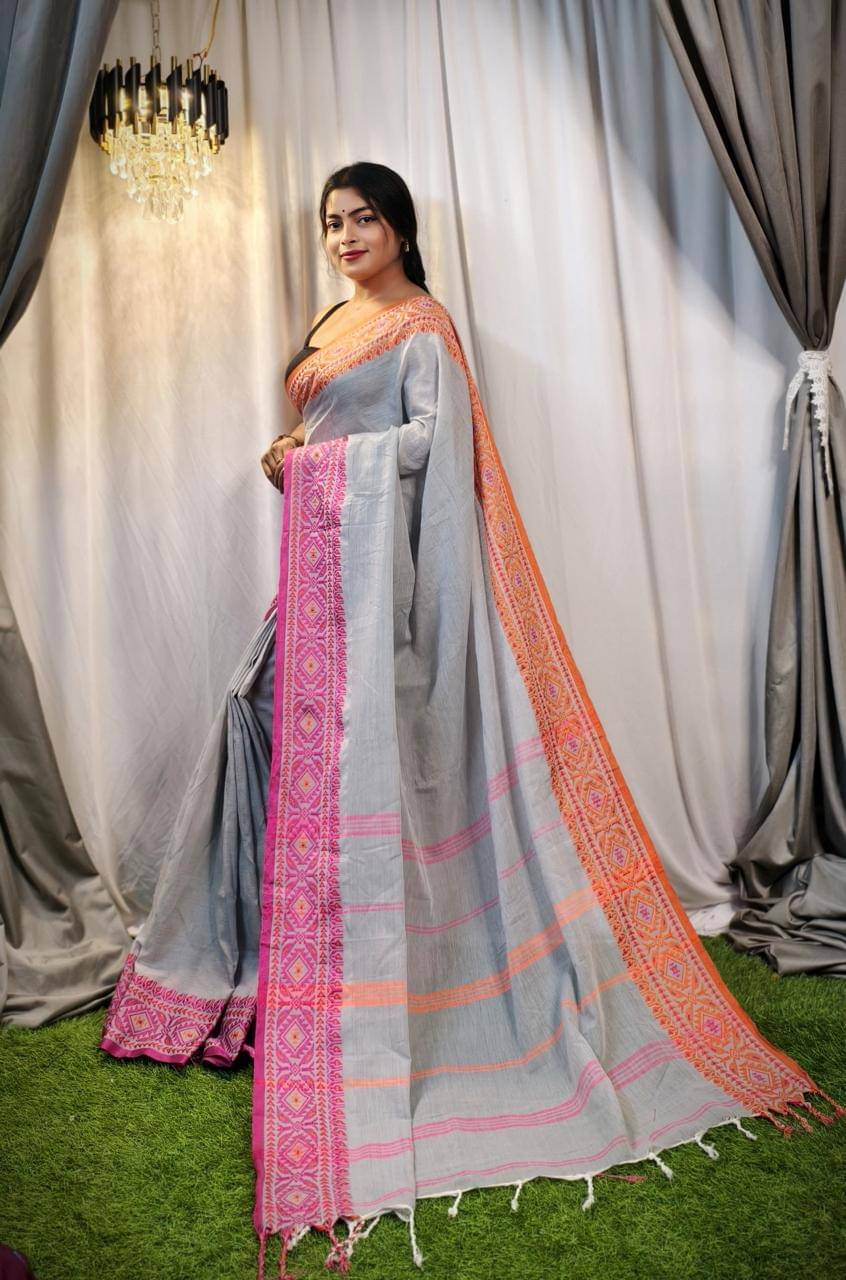 SARADA HANDLOOM Cotton Self Design Saree With Unstitched Blouse Piece ( Silver ) SARADA HANDLOOM Cotton Self Design Saree With Unstitched Blouse Piece ( Silver )