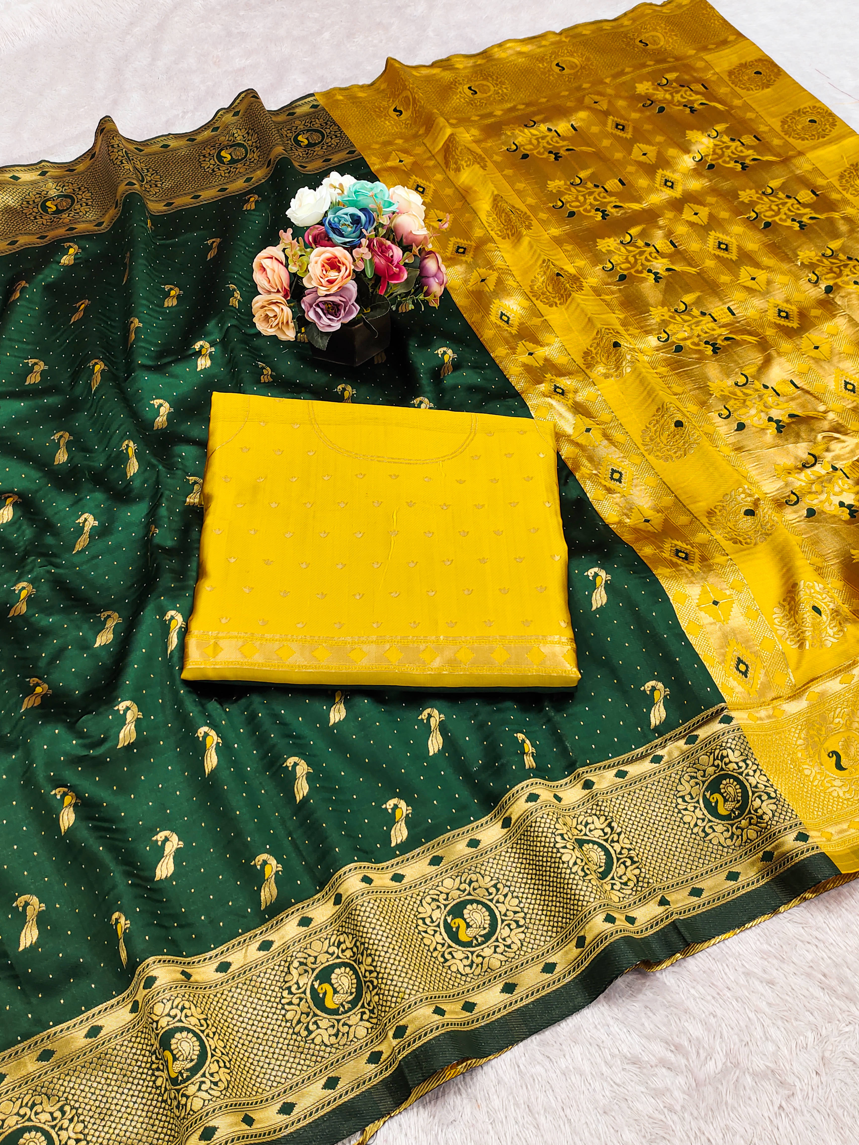 Sindharat Fashion Banarasi Silk Woven Saree With Unstitched Blouse Piece ( Green ) Sindharat Fashion Banarasi Silk Woven Saree With Unstitched Blouse Piece ( Green )