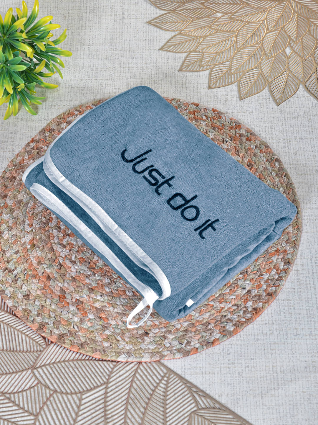     			FABINALIV Pack of 1 Cotton 325 -GSM Bath Towel ( Blue )