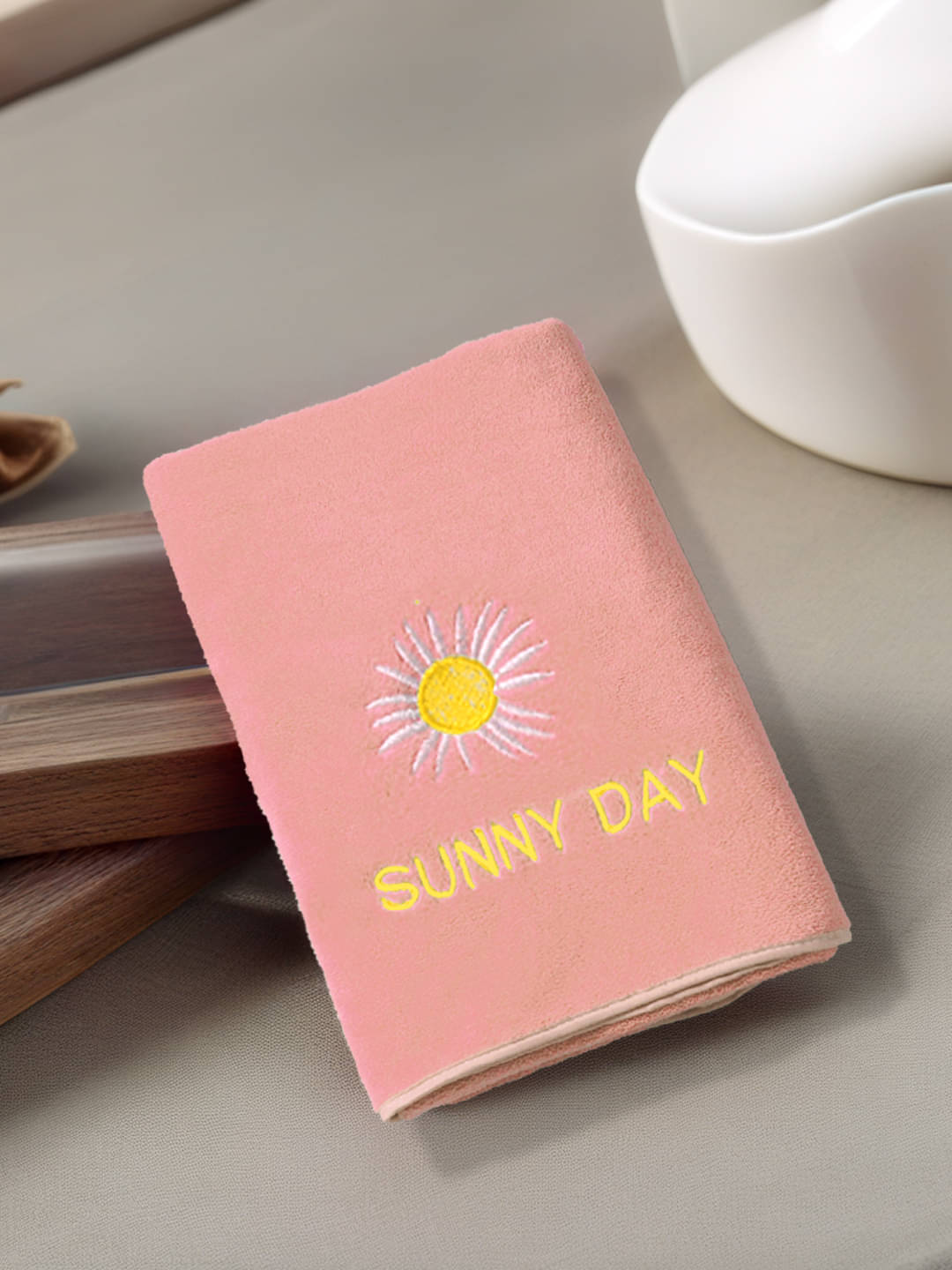     			FABINALIV Pack of 1 Cotton 425 -GSM Bath Towel ( Peach )