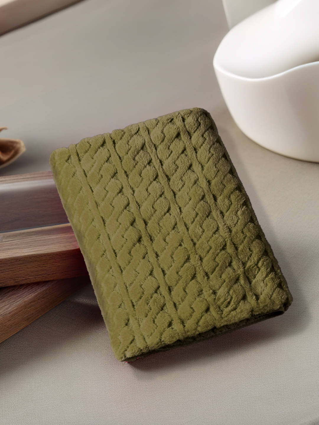    			FABINALIV Pack of 1 Cotton 425 -GSM Bath Towel ( Olive )