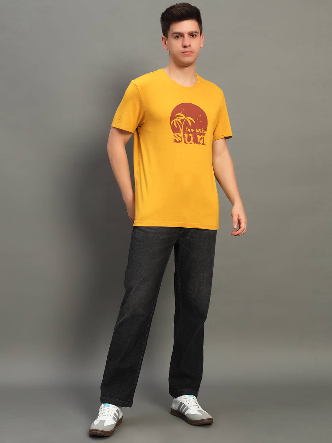    			GET GOLF Cotton Blend Regular Fit Printed Half Sleeves Men's Round T-Shirt - Gold ( Pack of 1 )