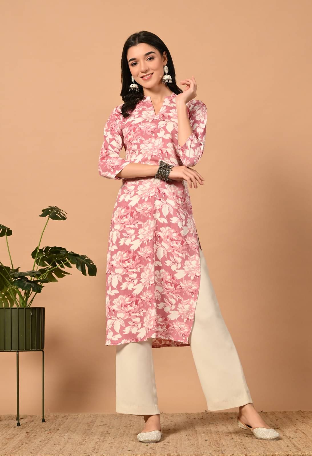 MAUKA Pack of 1 Rayon Printed Straight Women's Kurti - ( Pink ) MAUKA Pack of 1 Rayon Printed Straight Women's Kurti - ( Pink )