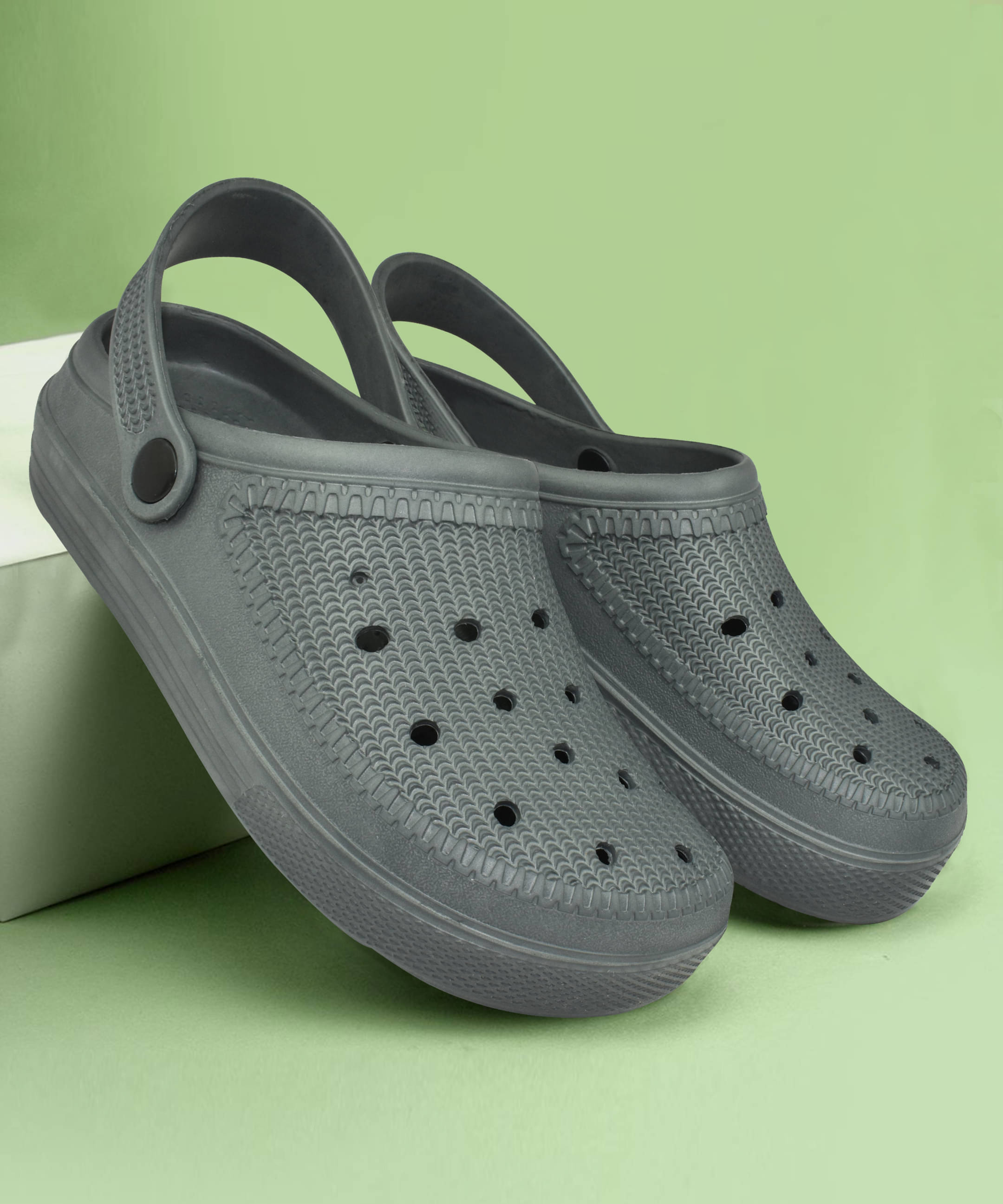    			Ajanta - Gray Men's Clogs