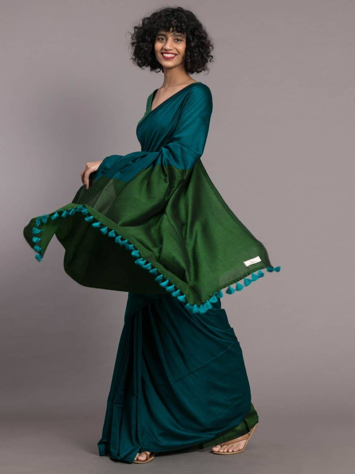     			SARADA HANDLOOM Cotton Colorblock Saree With Unstitched Blouse Piece ( Green )