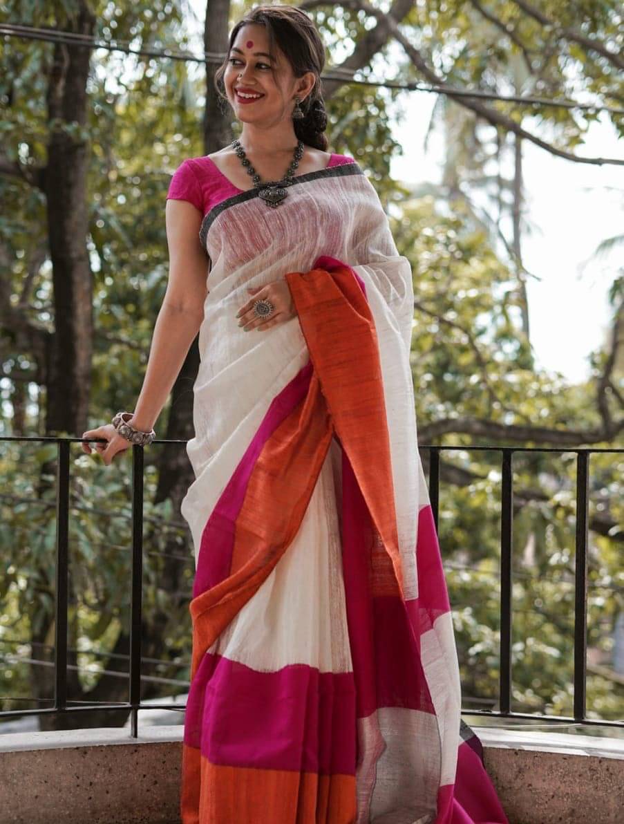 SARADA HANDLOOM Cotton Colorblock Saree With Unstitched Blouse Piece ( White ) SARADA HANDLOOM Cotton Colorblock Saree With Unstitched Blouse Piece ( White )