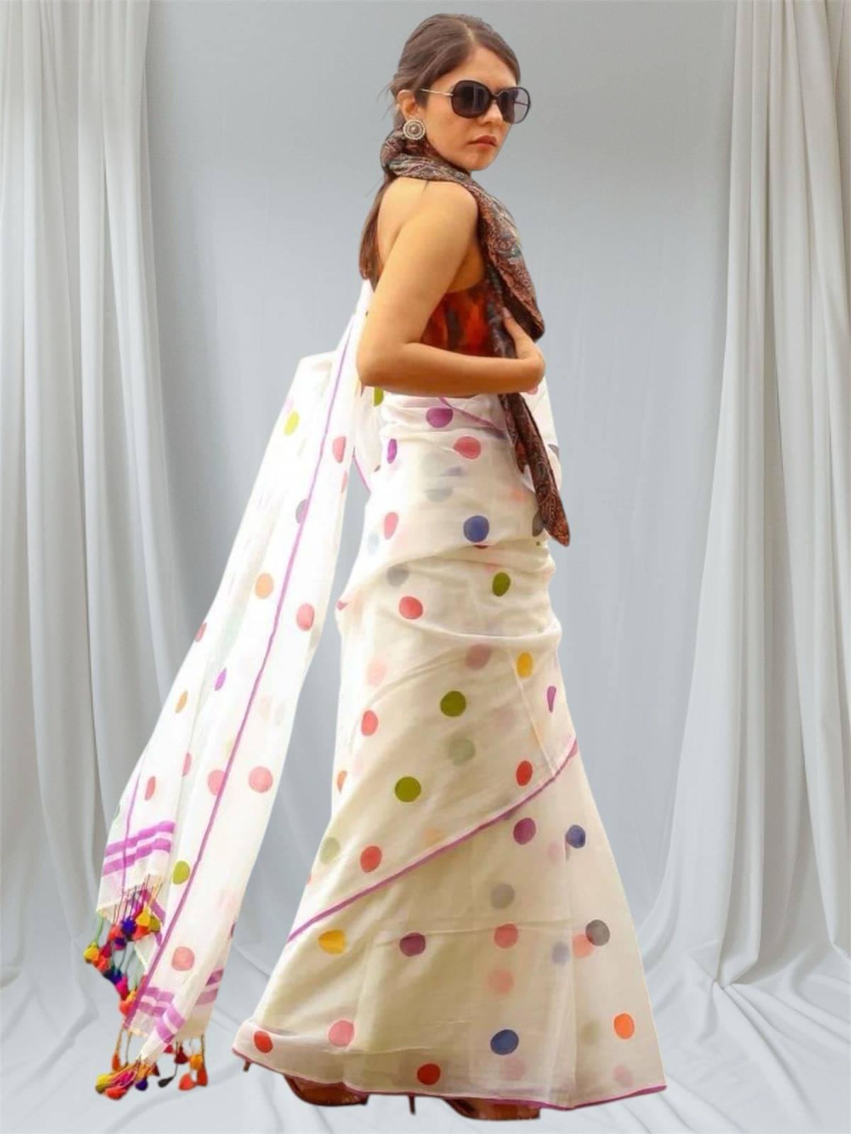 SARADA HANDLOOM Cotton Printed Saree With Unstitched Blouse Piece ( White ) SARADA HANDLOOM Cotton Printed Saree With Unstitched Blouse Piece ( White )