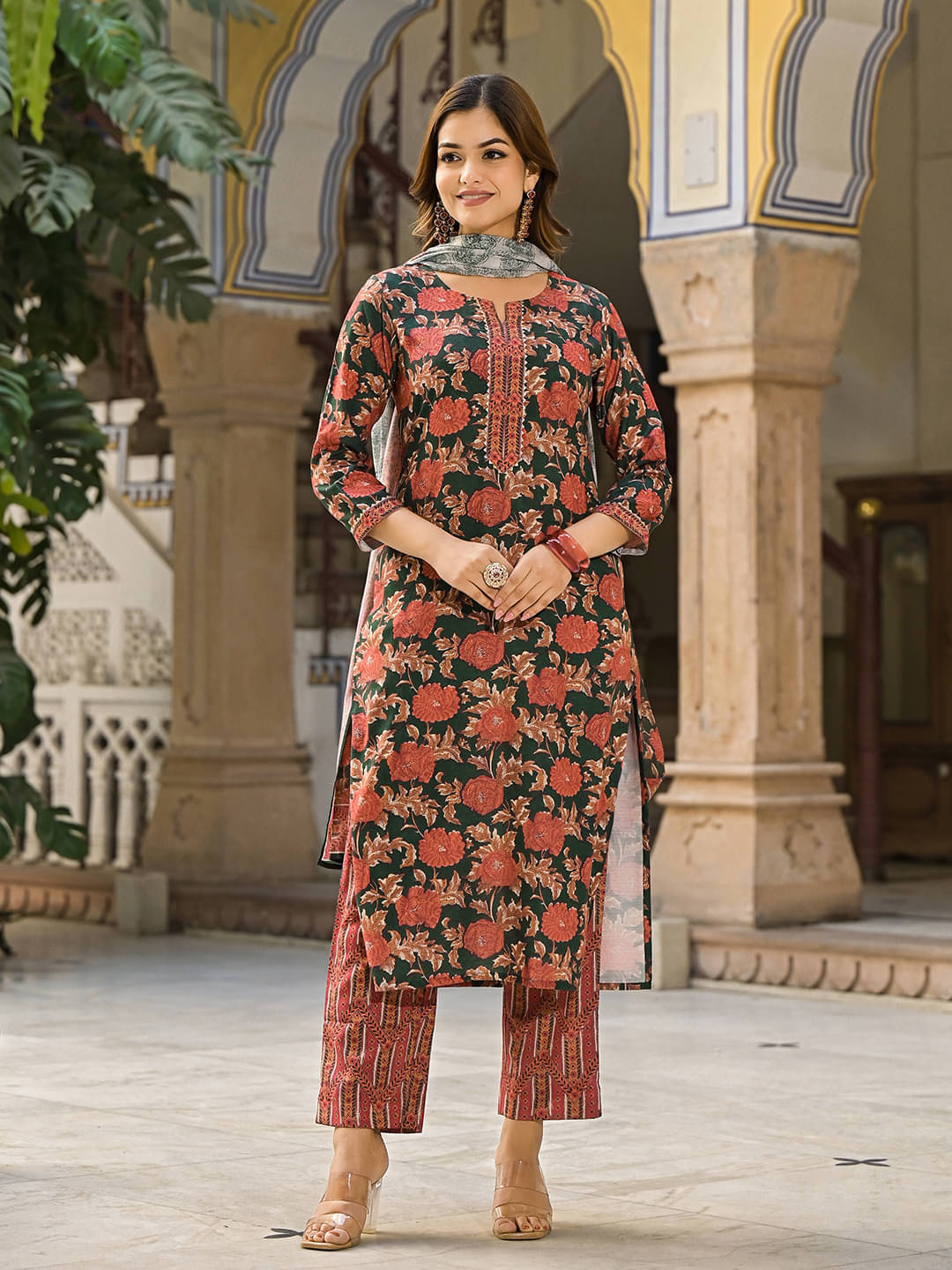 Vaamsi Cotton Blend Printed Kurti With Pants Women's Stitched Salwar Suit - Green ( Pack of 1 ) Vaamsi Cotton Blend Printed Kurti With Pants Women's Stitched Salwar Suit - Green ( Pack of 1 )