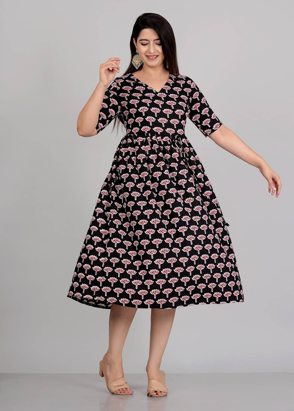 ETZIN Pack of 1 Rayon Printed Flared Women's Kurti - ( Black ) ETZIN Pack of 1 Rayon Printed Flared Women's Kurti - ( Black )